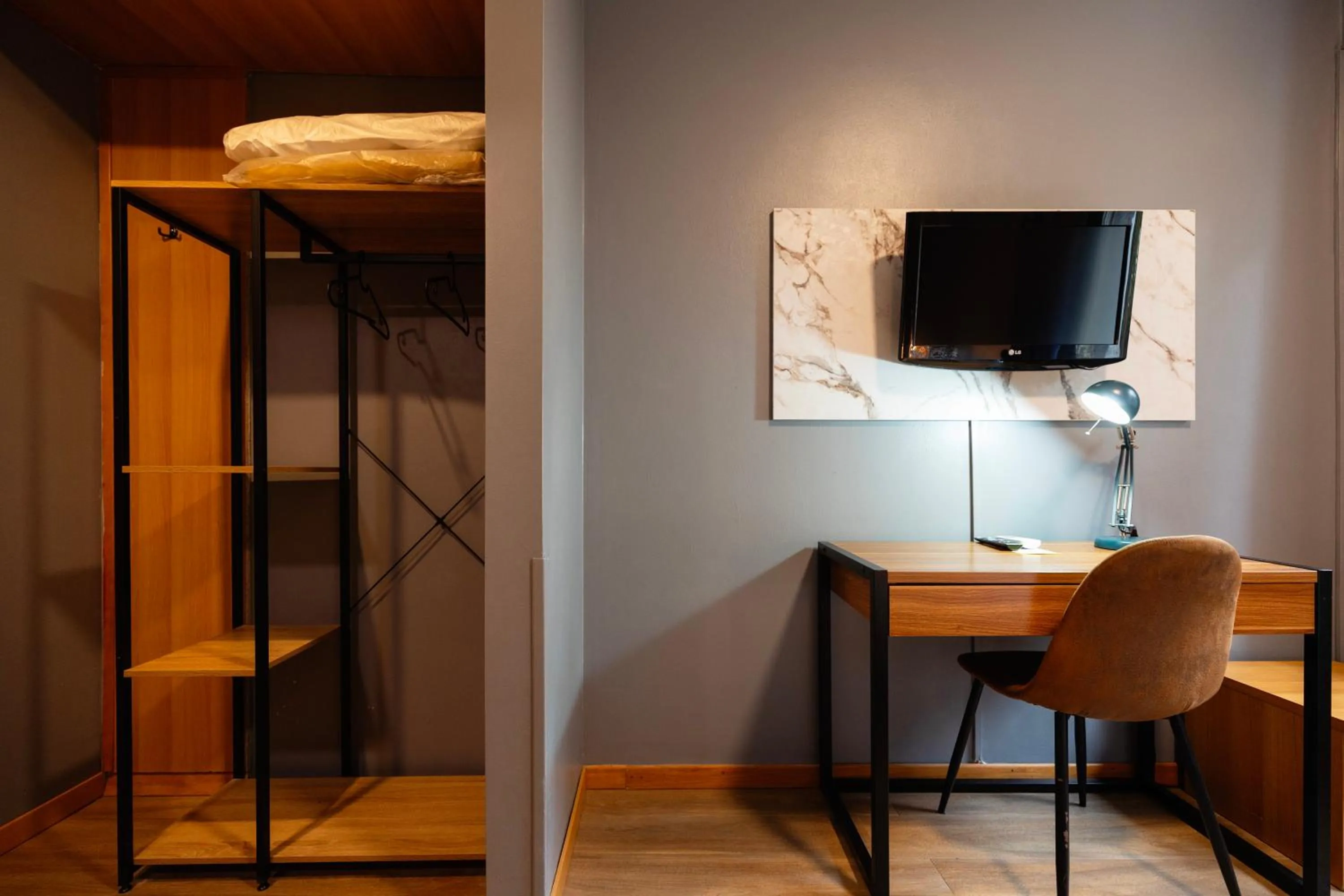 Bedroom in Scheppers Hotel