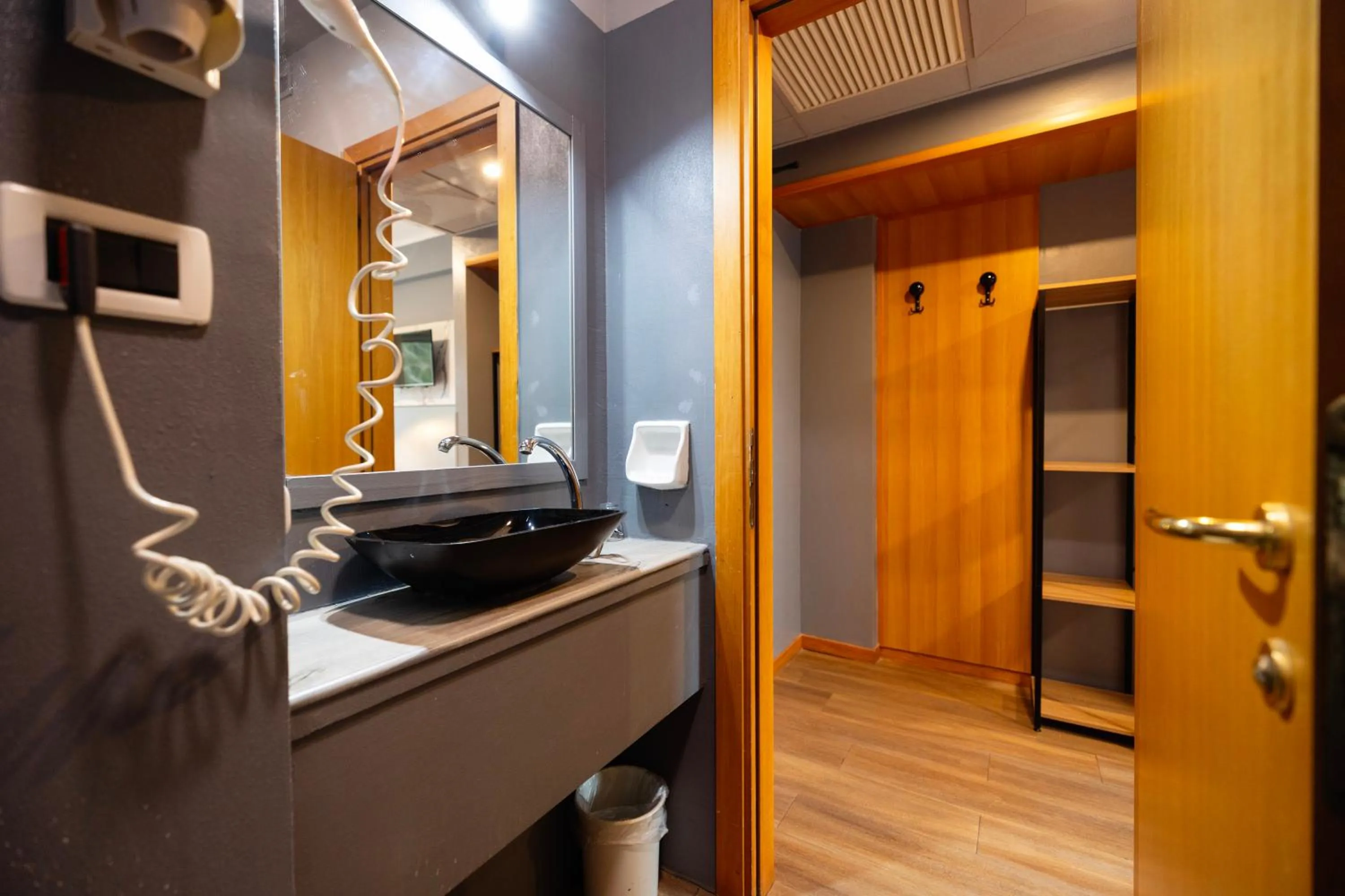 Bathroom in Scheppers Hotel