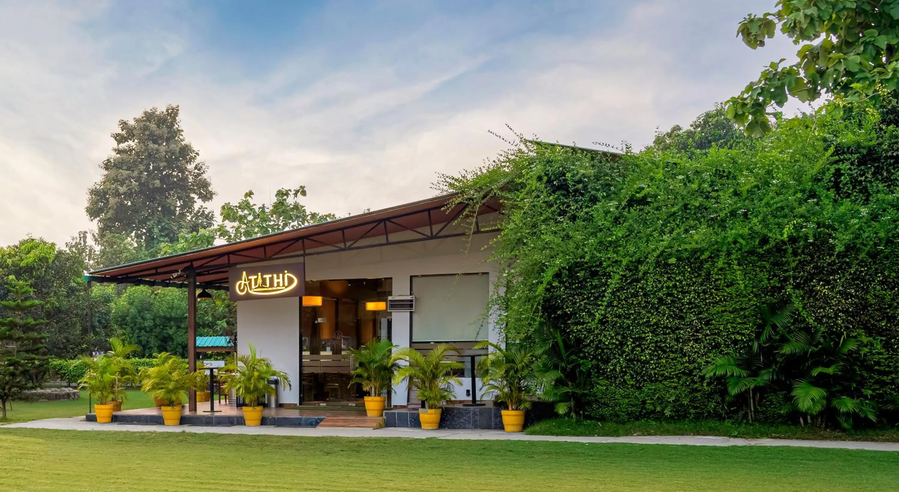 Restaurant/places to eat in The Tattwaa Corbett Spa and Resort