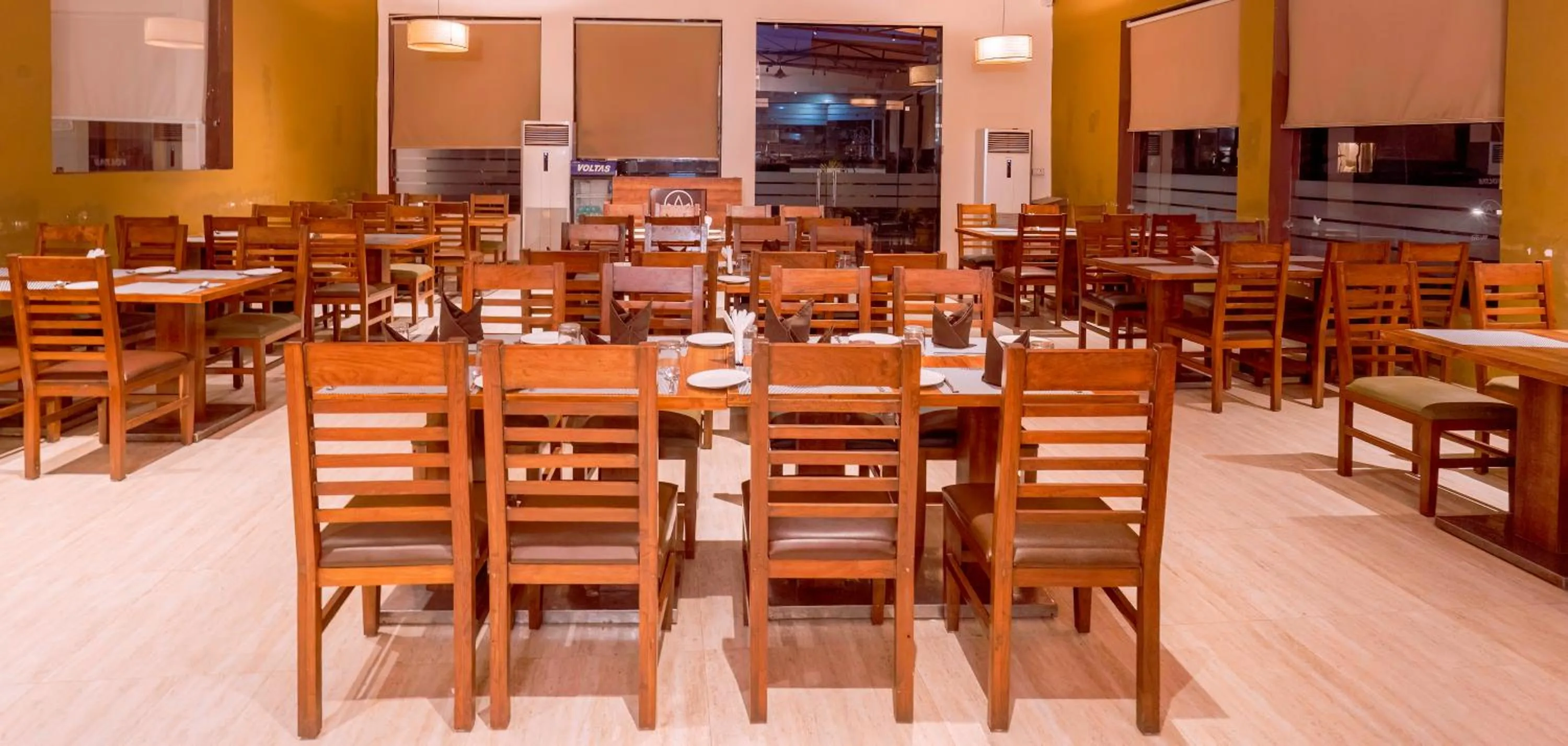 Restaurant/places to eat in The Tattwaa Corbett Spa and Resort