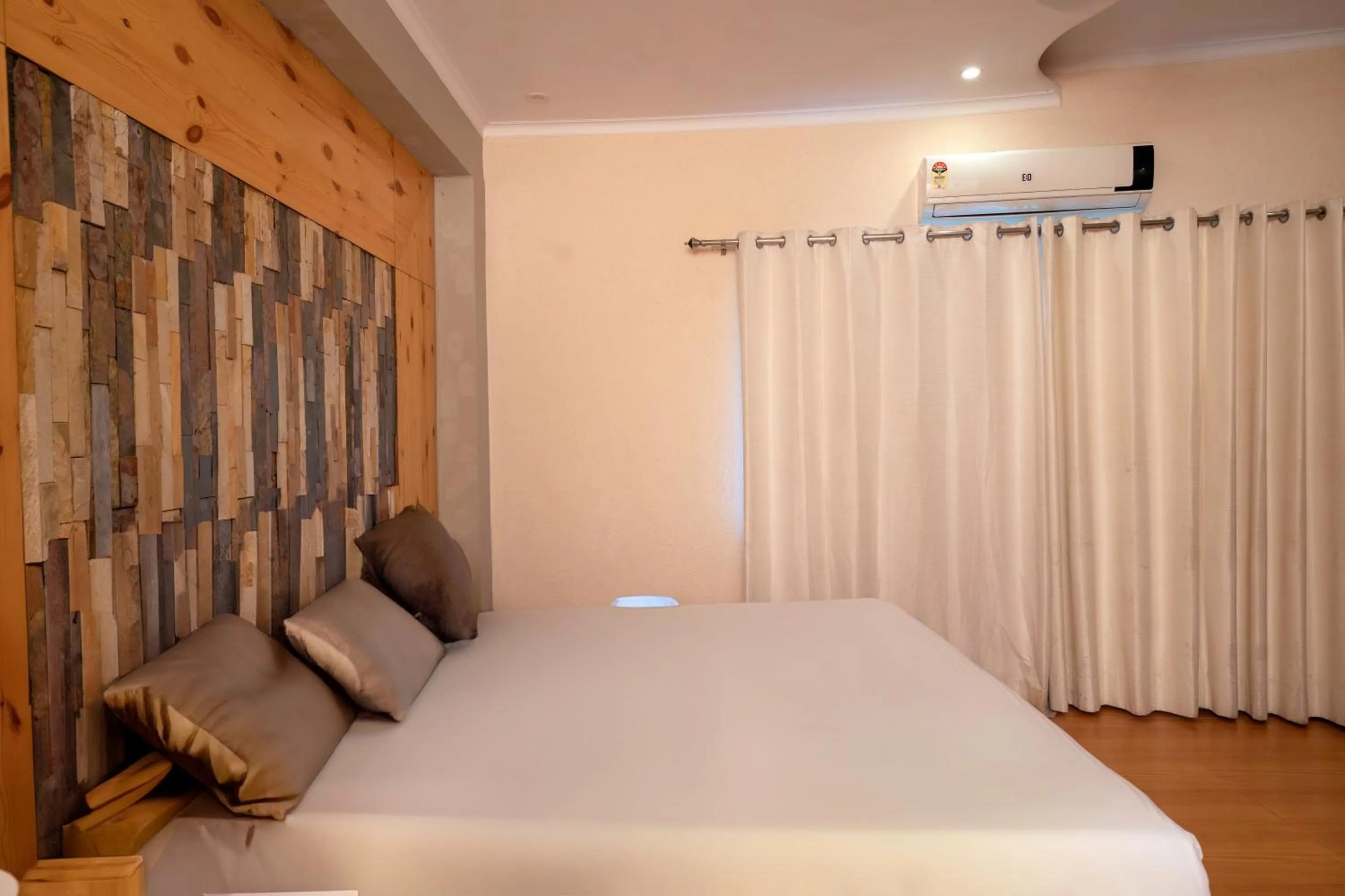 Bed in The Tattwaa Corbett Spa and Resort