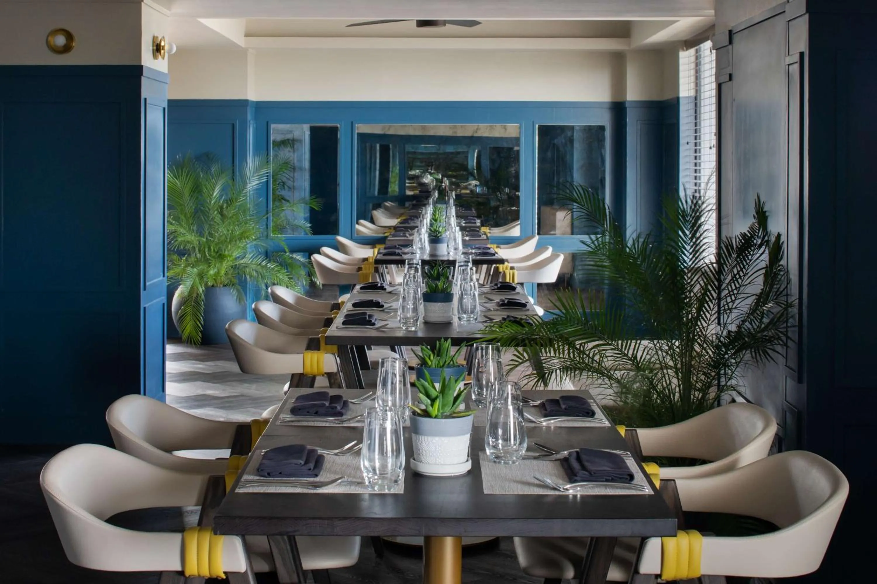 Restaurant/places to eat in ROK Hotel Kingston, Tapestry Collection By Hilton