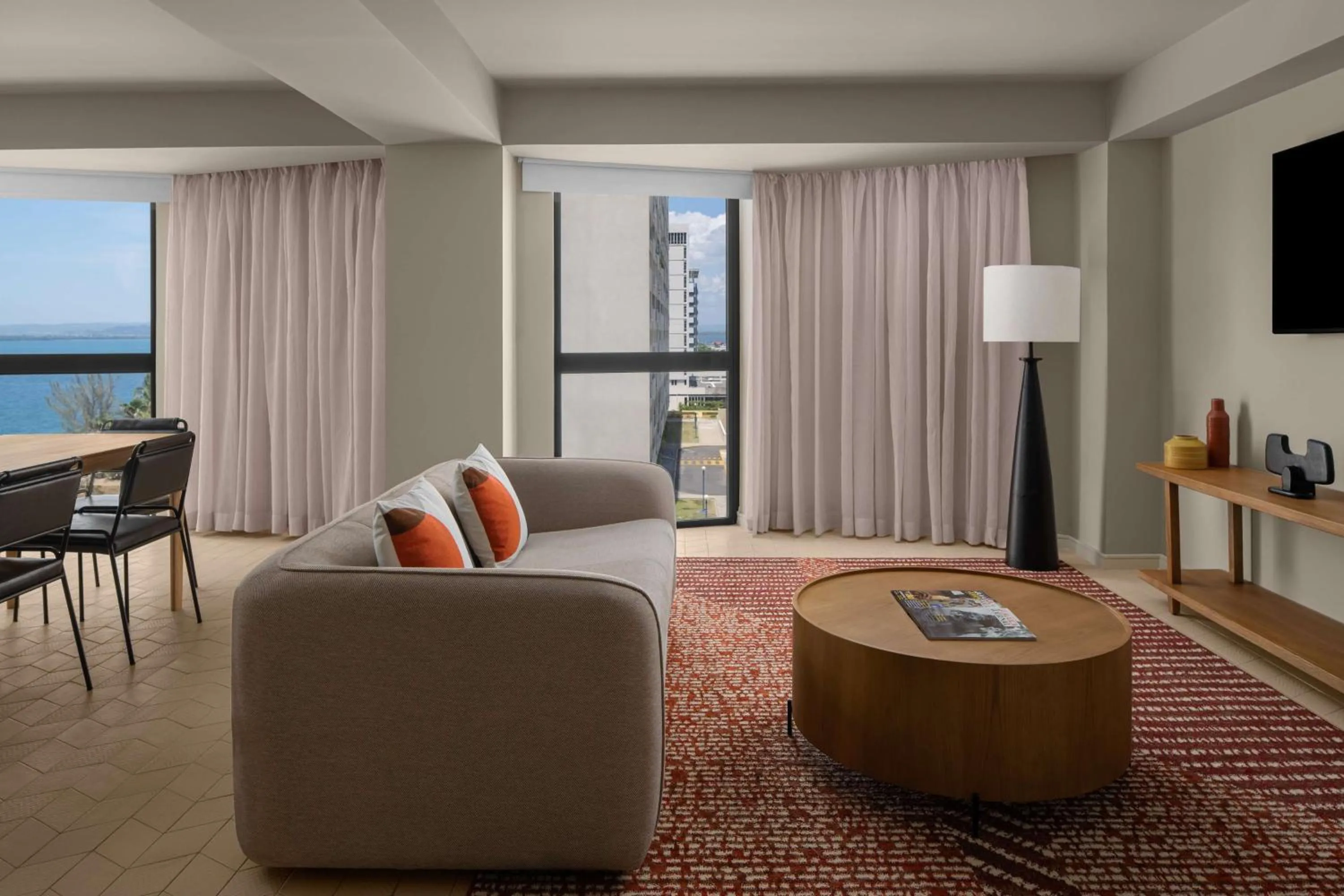 Living room in ROK Hotel Kingston, Tapestry Collection By Hilton