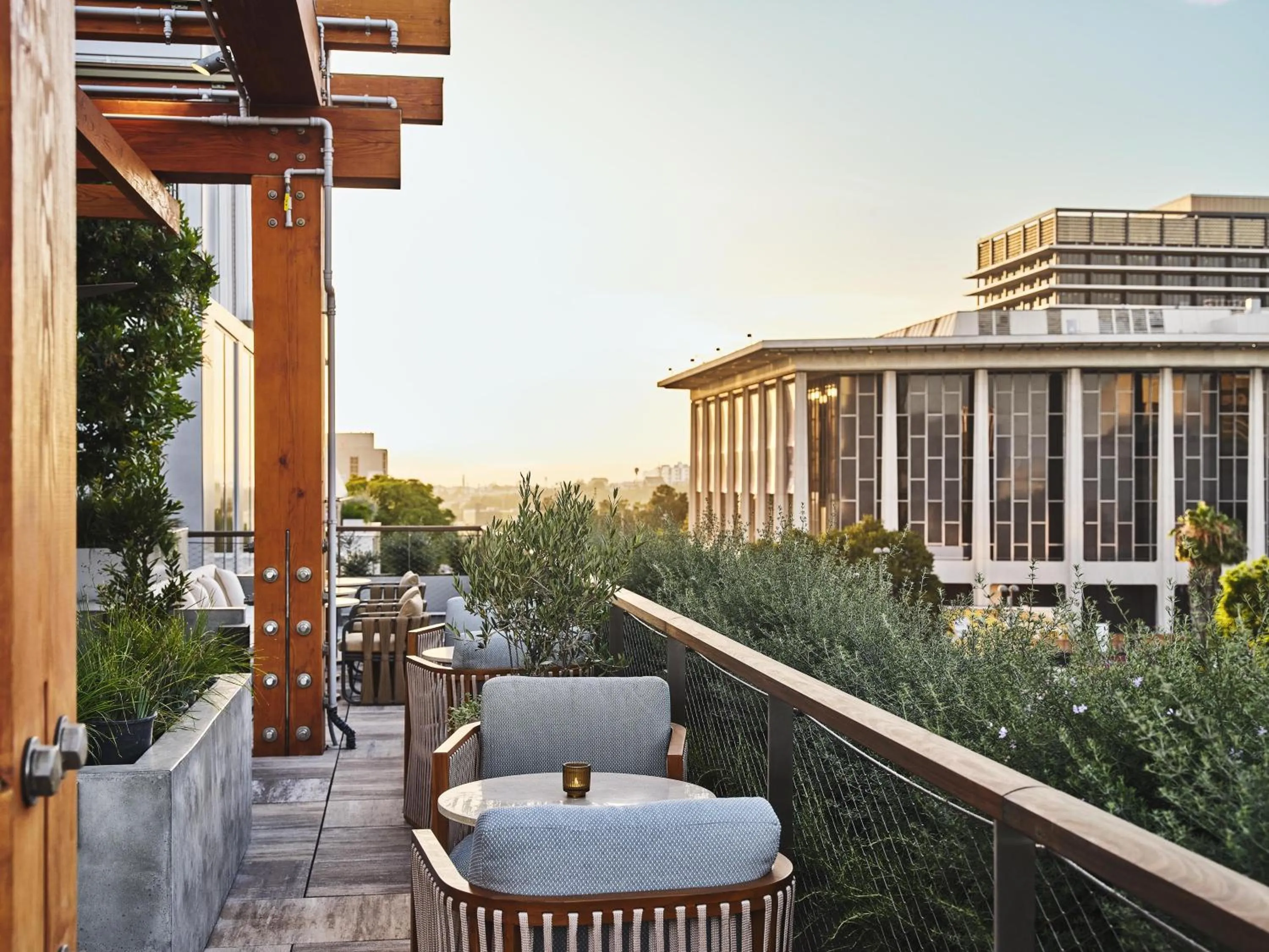 Restaurant/places to eat in Conrad Los Angeles