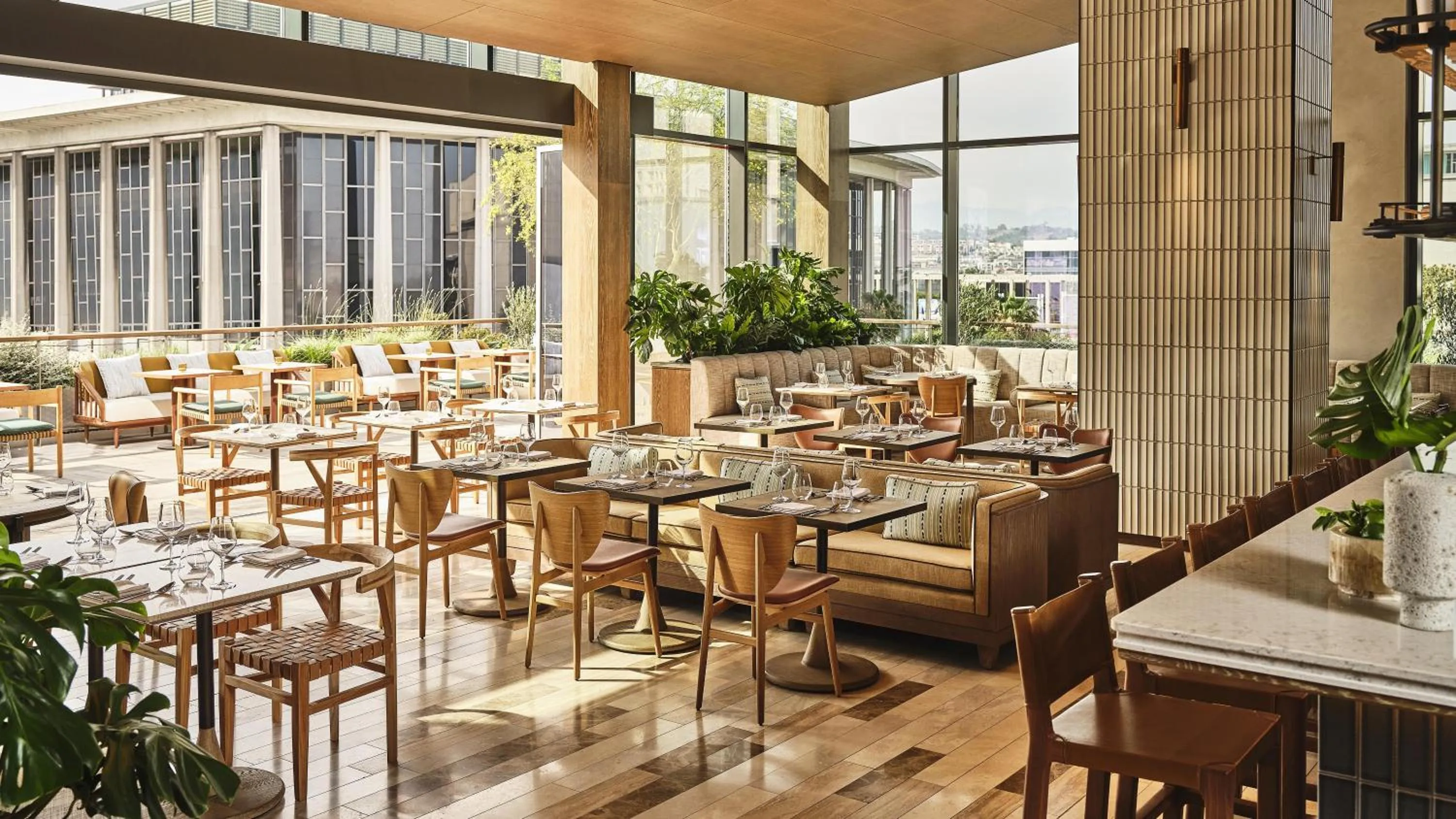 Restaurant/places to eat in Conrad Los Angeles