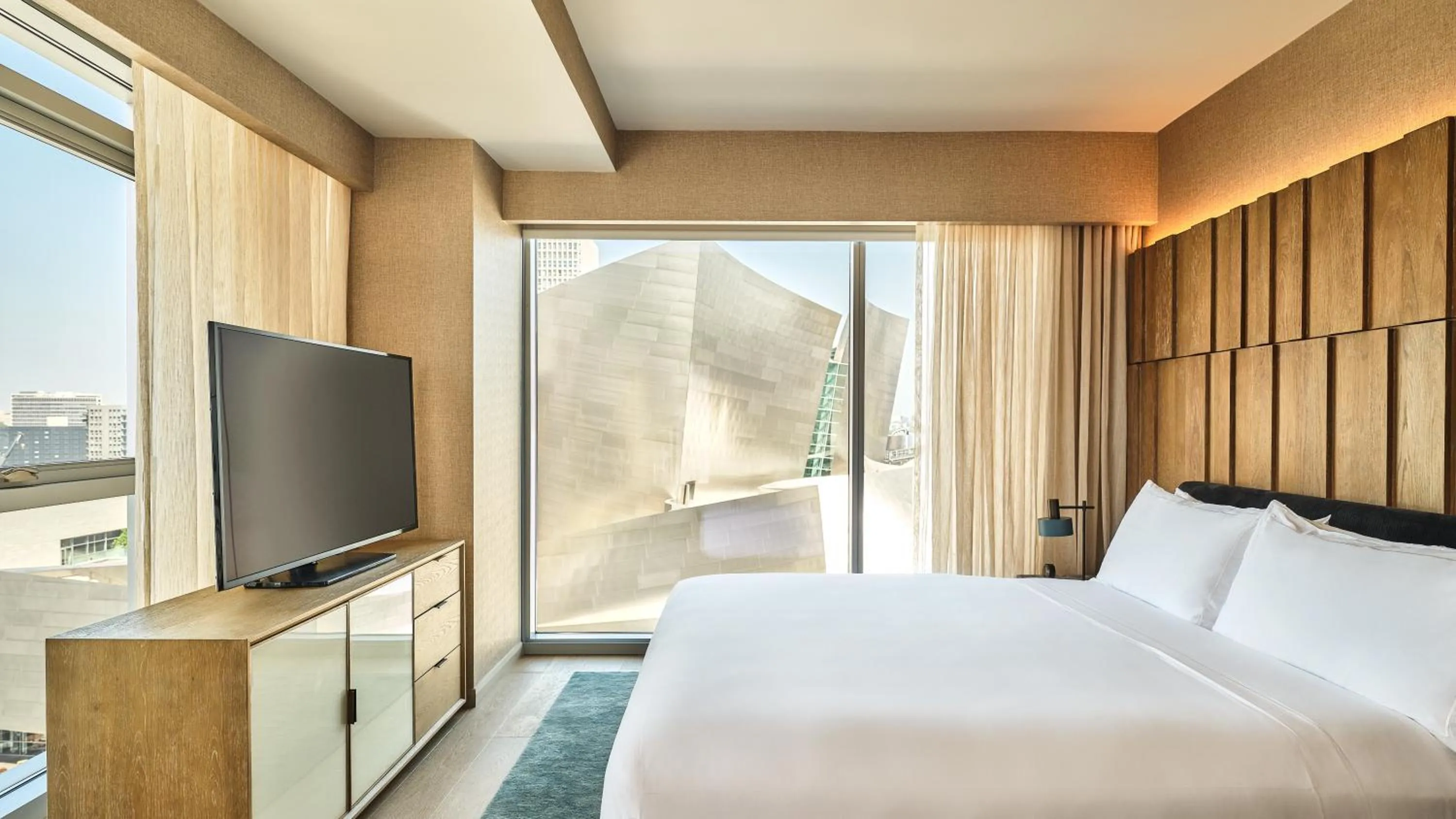 Bedroom, Bed in Conrad Los Angeles