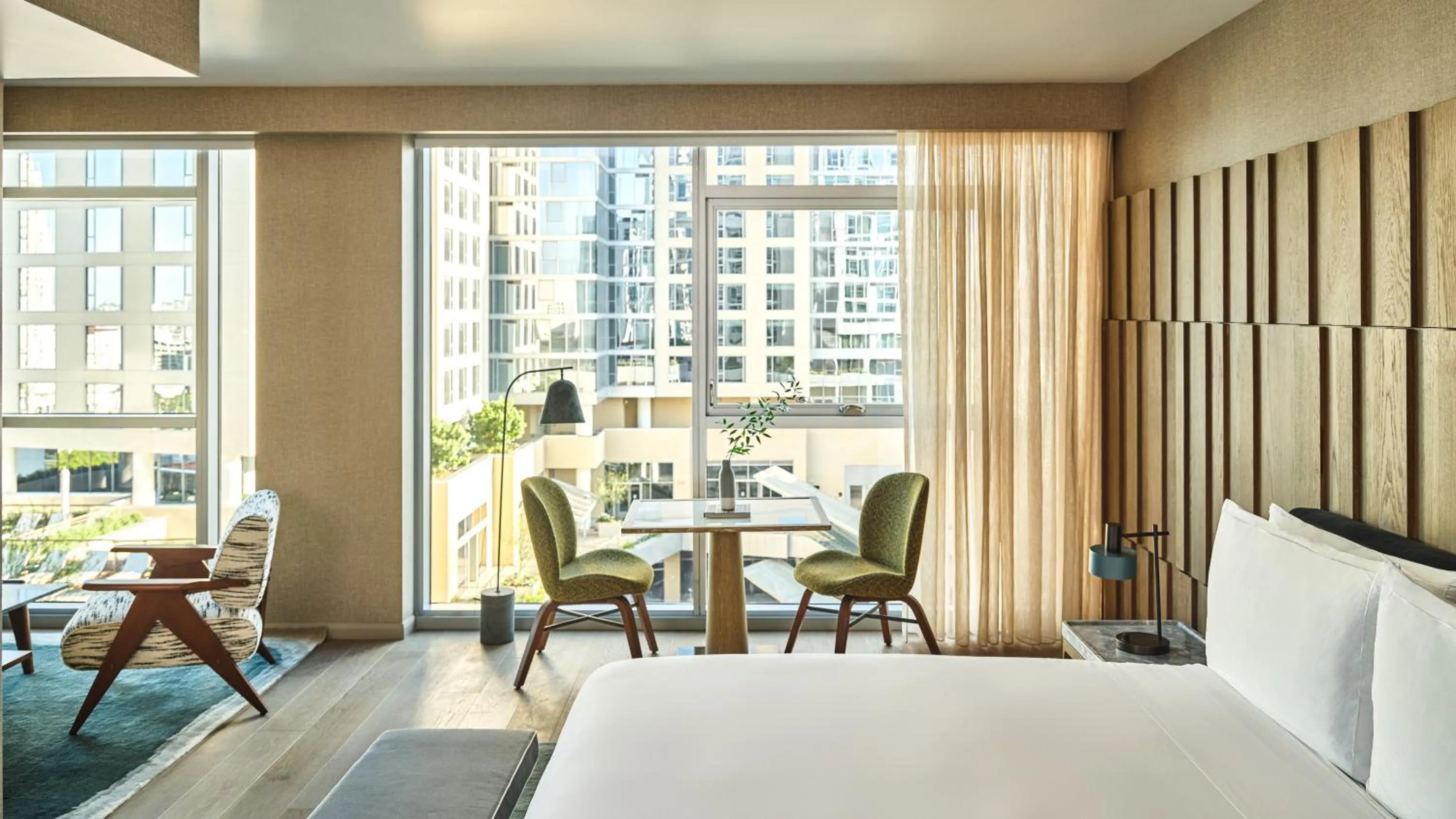 Seating area, Bed in Conrad Los Angeles