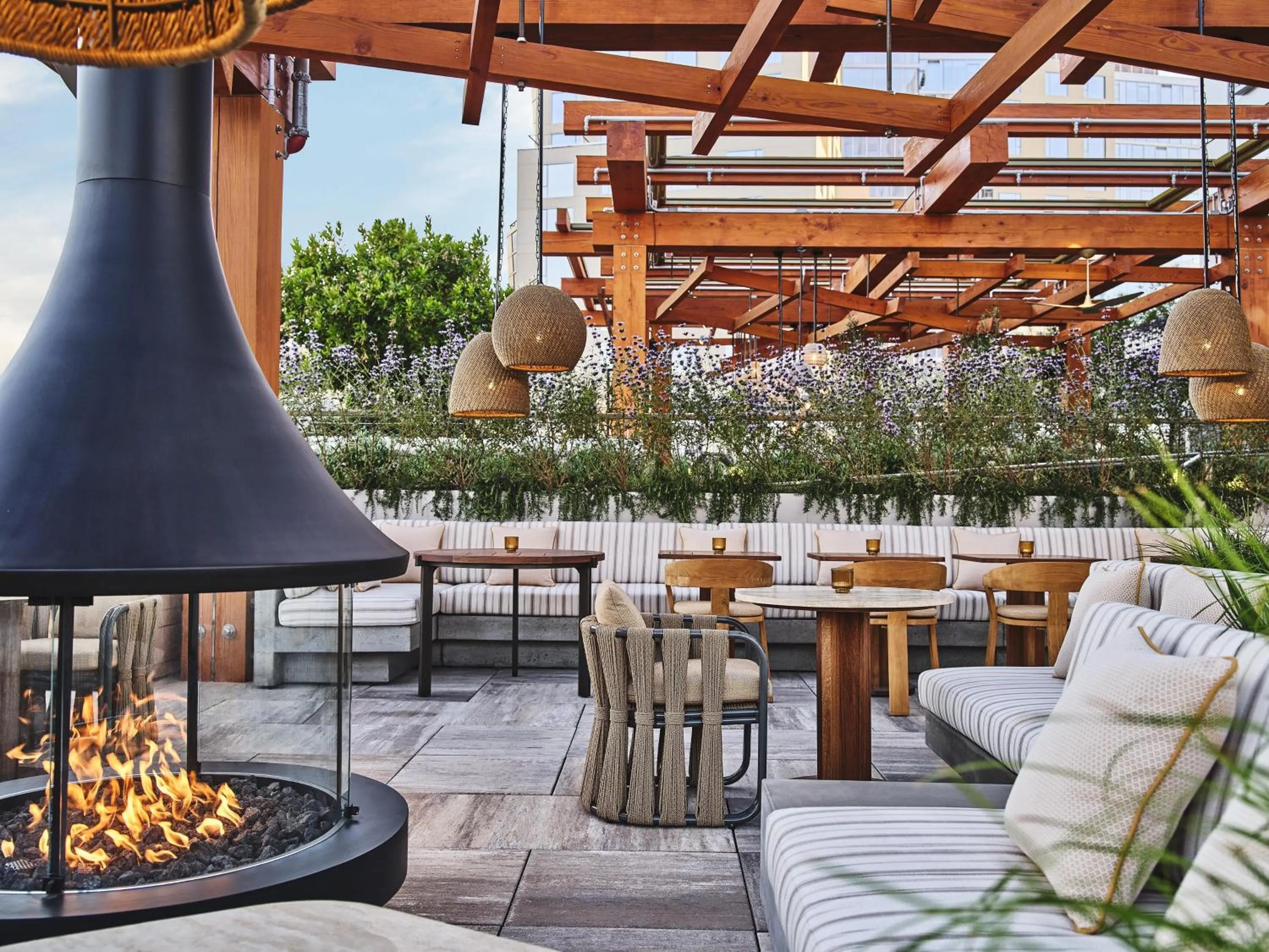 Restaurant/places to eat in Conrad Los Angeles