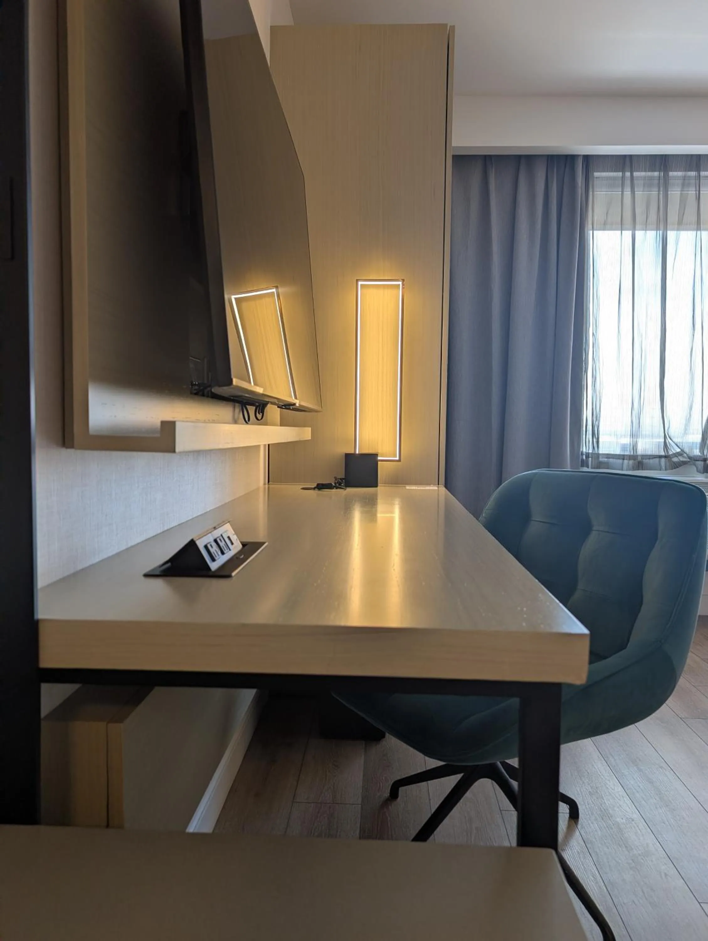 TV and multimedia in Bloom Mississauga, Tapestry Collection By Hilton