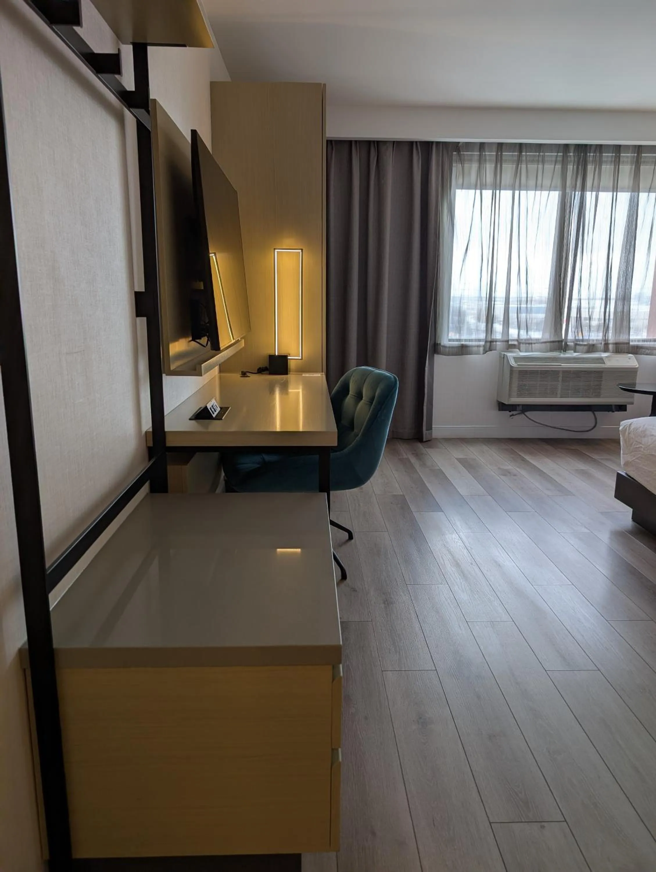 furniture, Bed in Bloom Mississauga, Tapestry Collection By Hilton