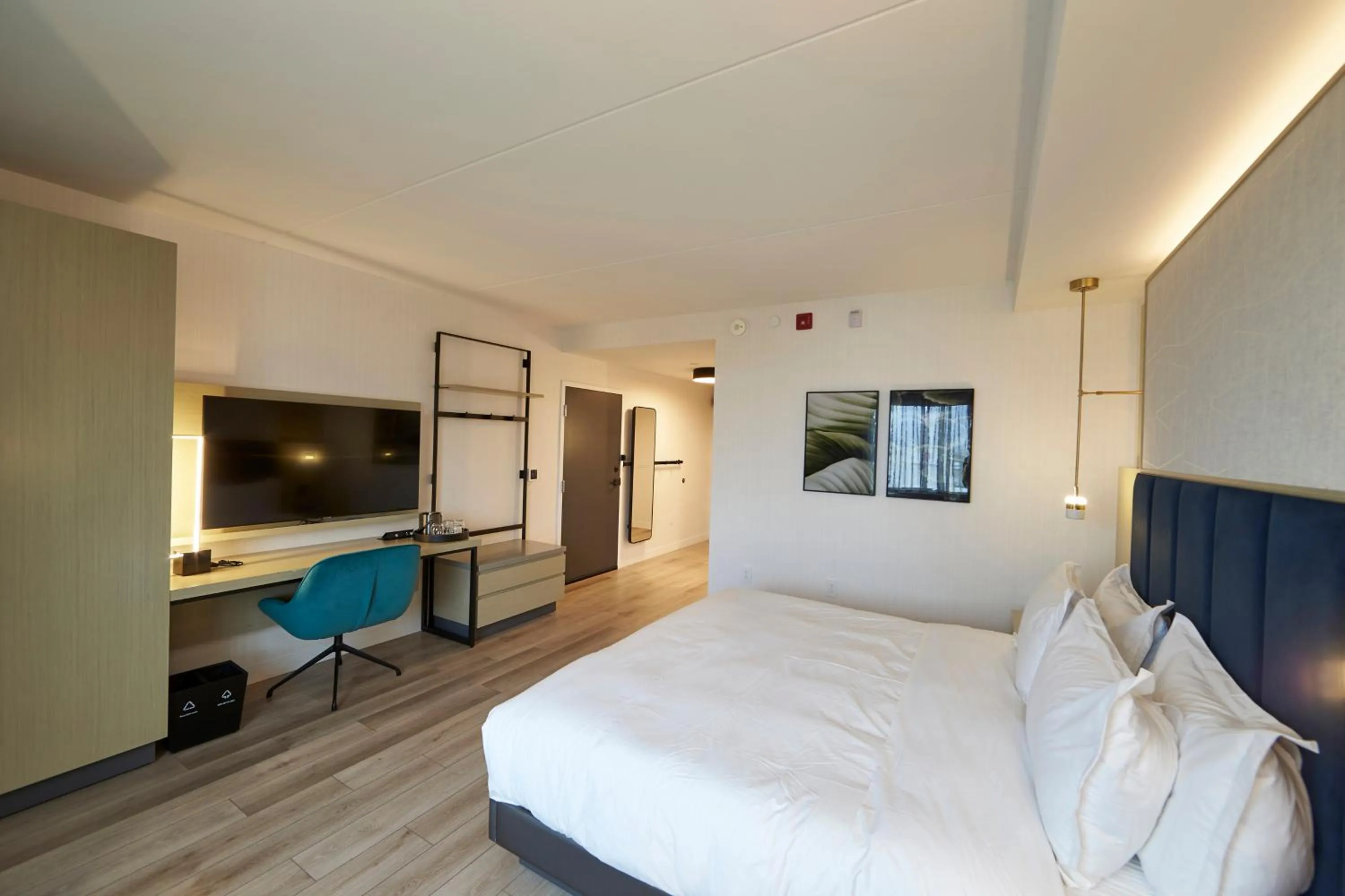 Bedroom, Bed in Bloom Mississauga, Tapestry Collection By Hilton