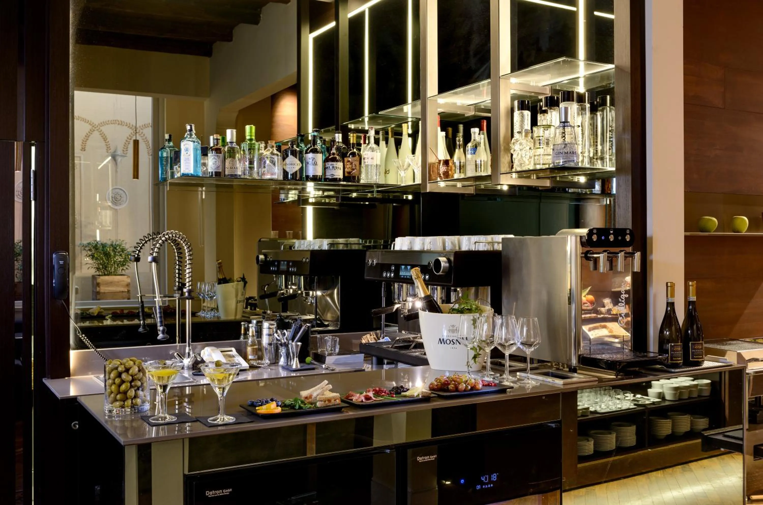 Lounge or bar in Hotel Metropolitan