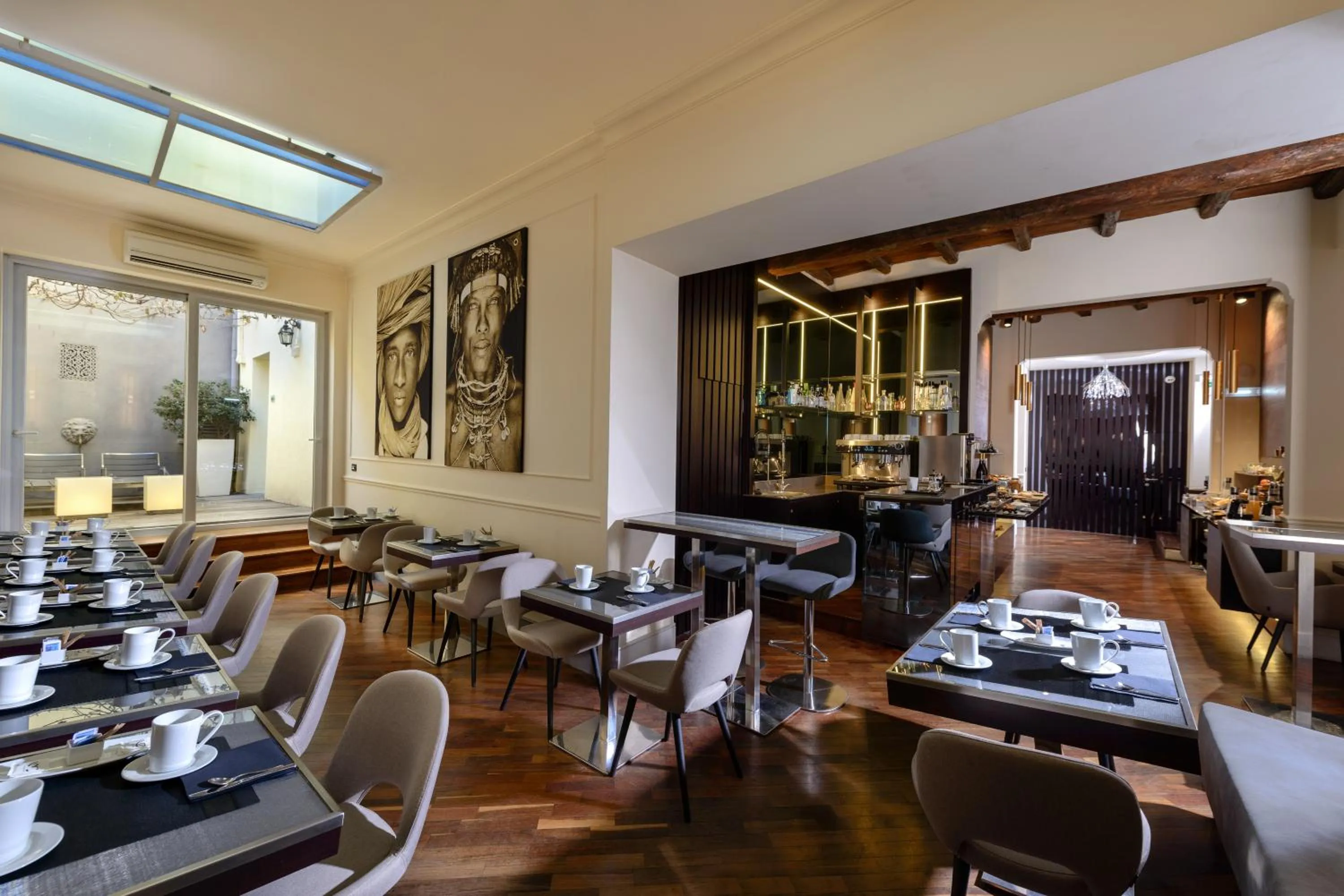 Lounge or bar in Hotel Metropolitan