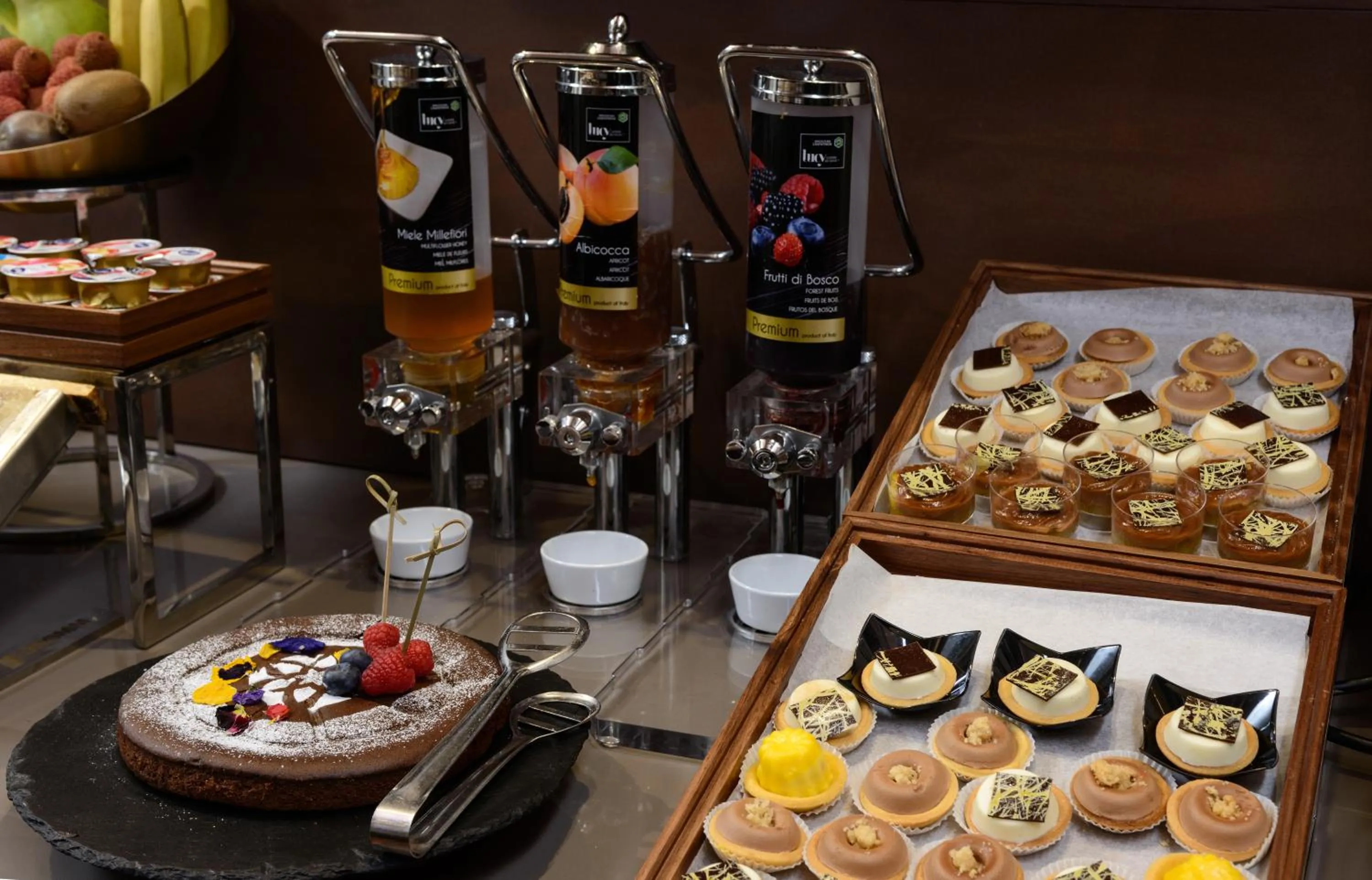 Food in Hotel Metropolitan