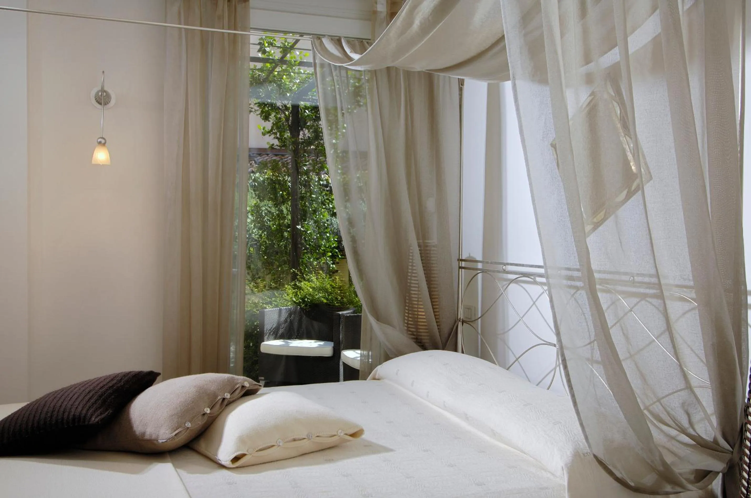 Bedroom, Bed in Hotel Metropolitan