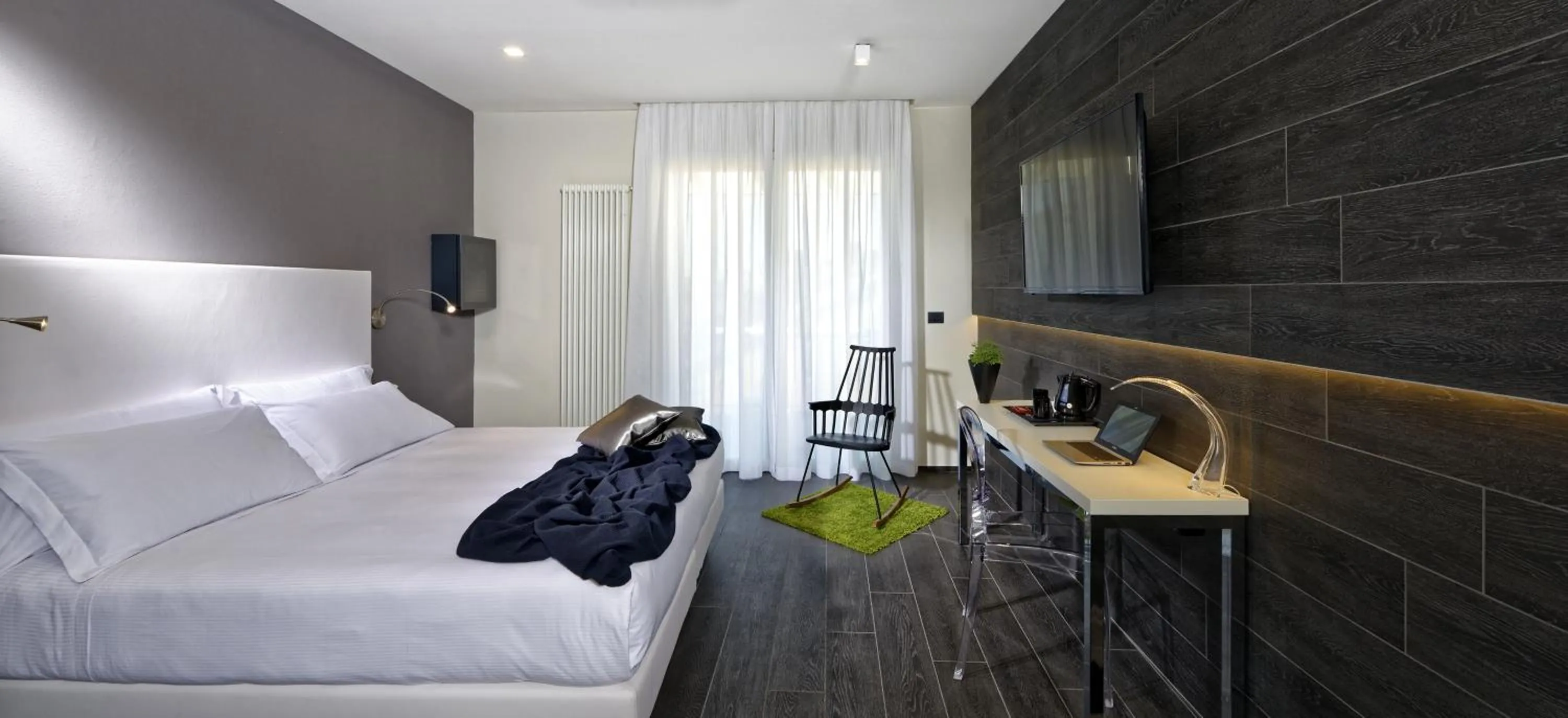 Photo of the whole room, Bed in Hotel Metropolitan