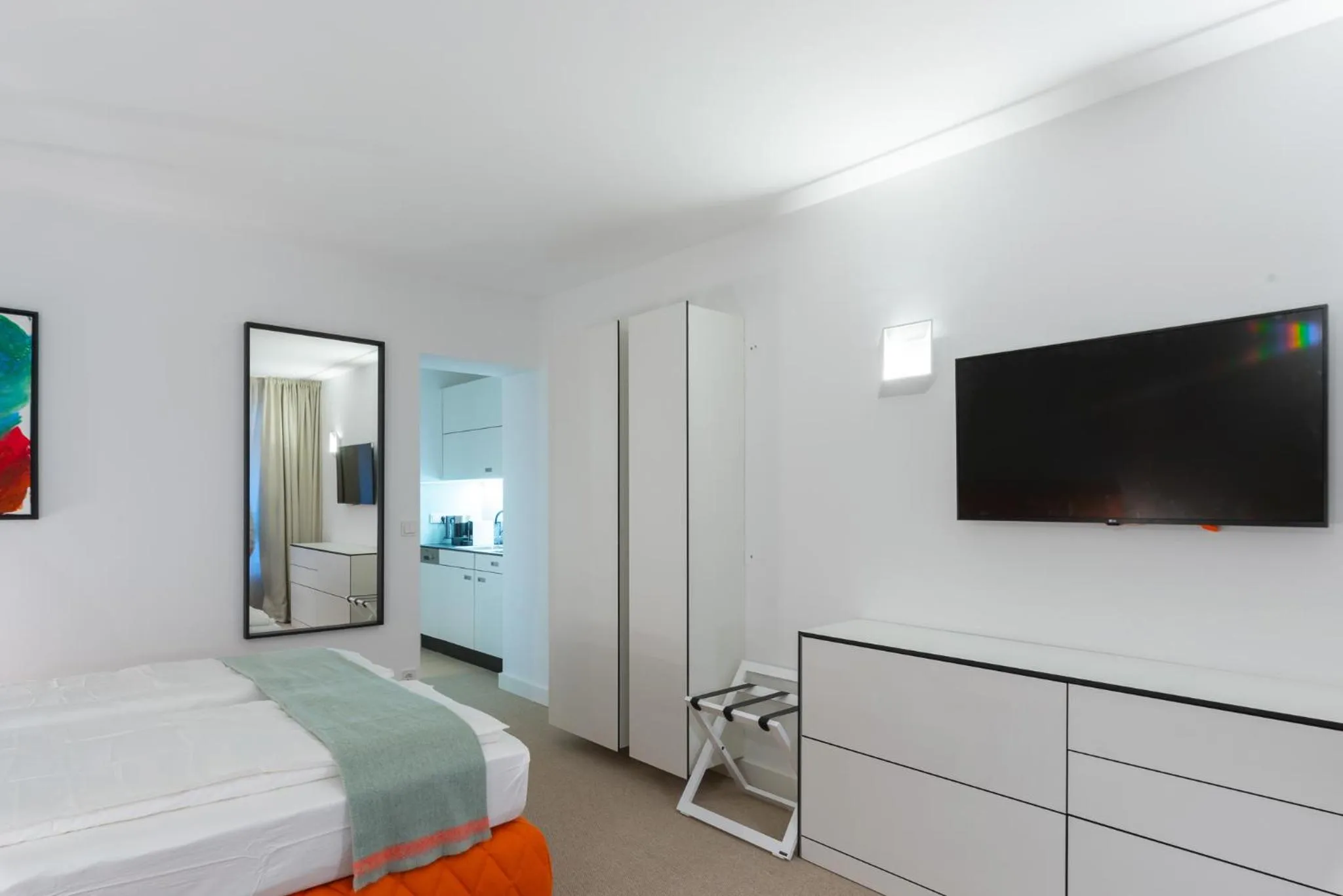 Photo of the whole room, Bed in Studiohouse Frankfurt