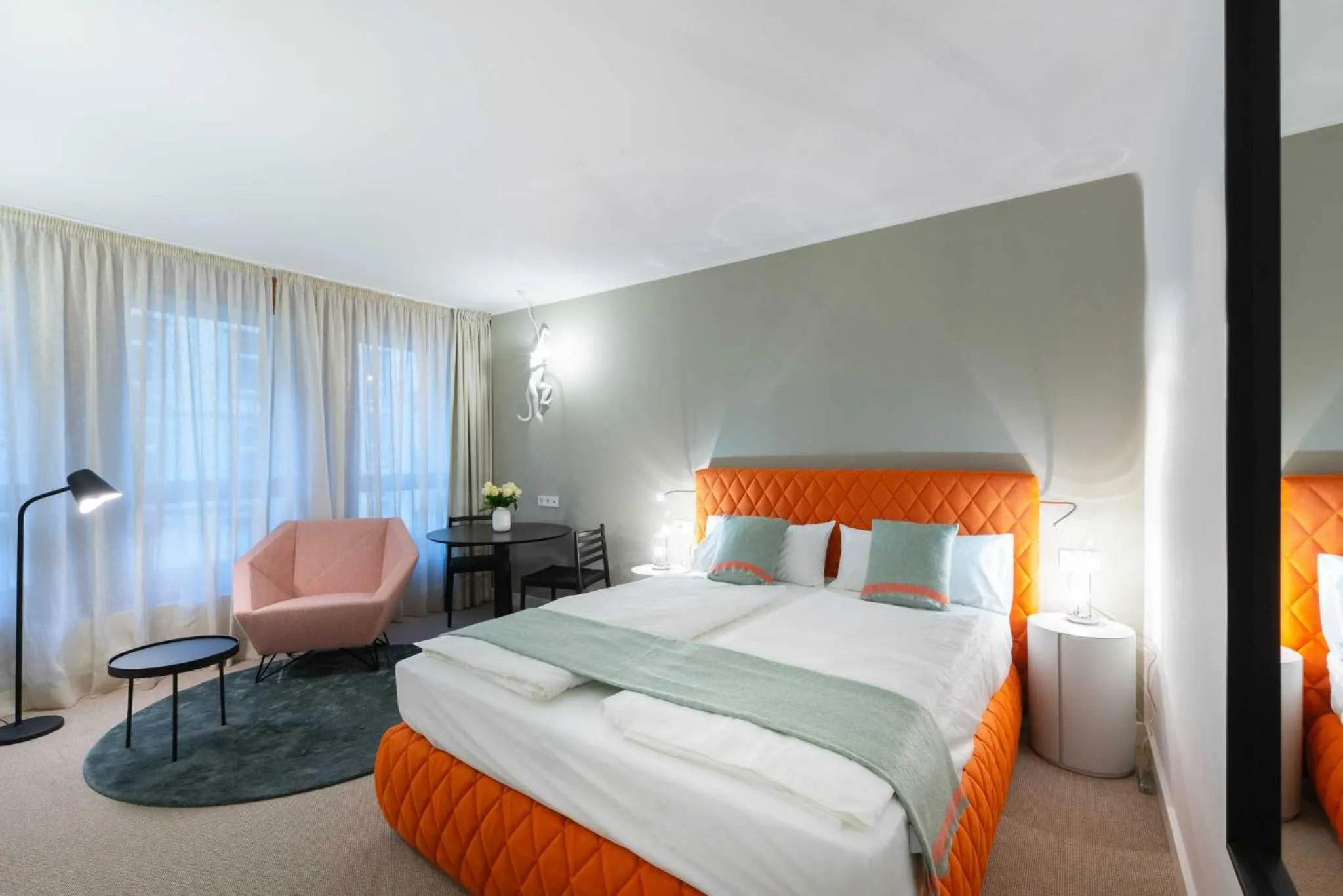 Photo of the whole room, Bed in Studiohouse Frankfurt