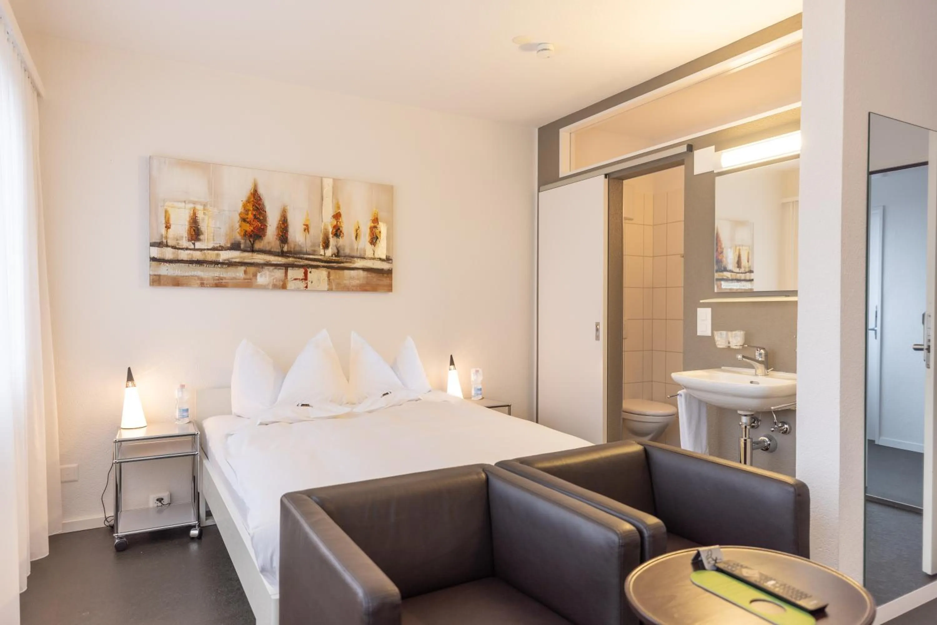 Bed in Hotel Bären Niederscherli