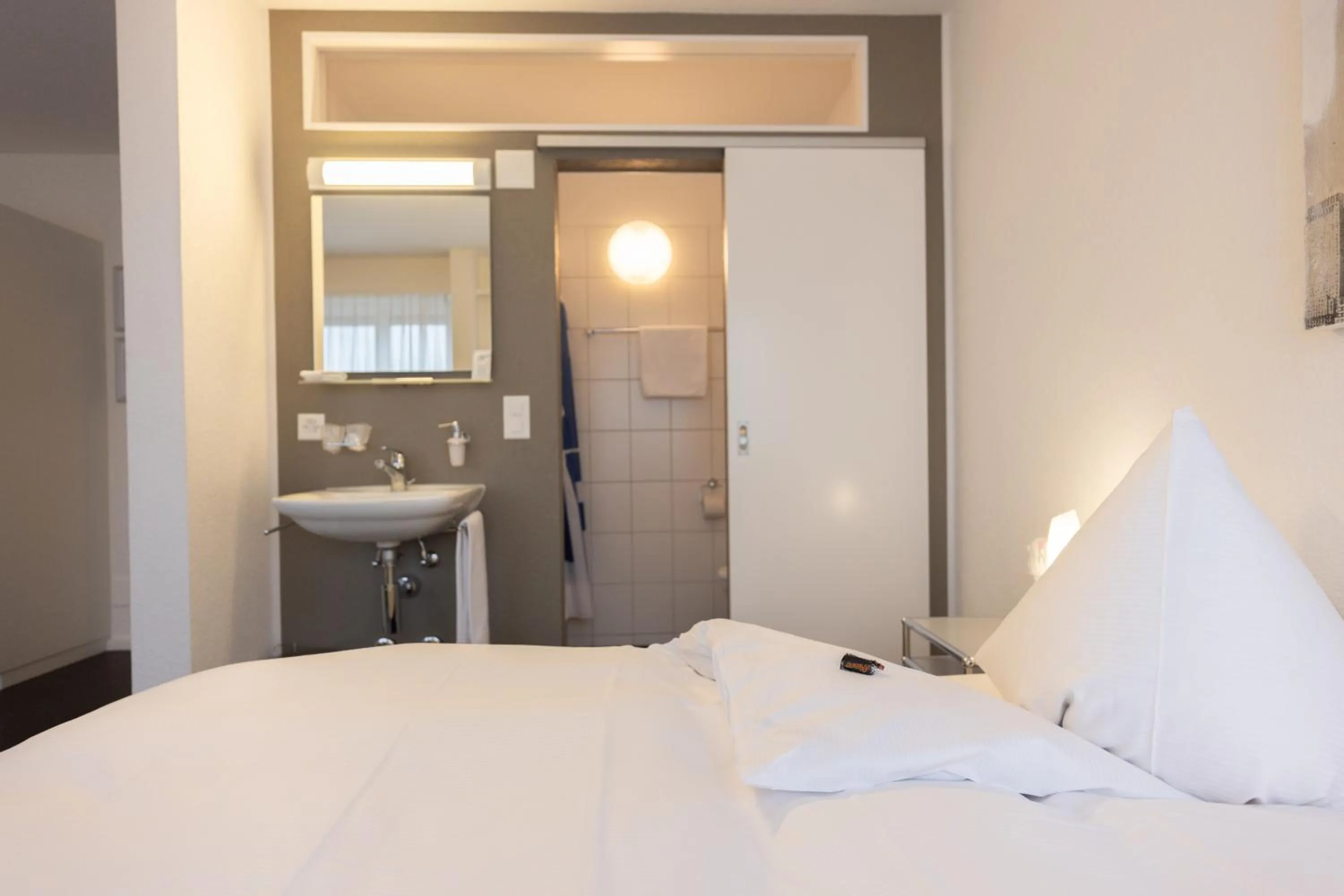 Bed in Hotel Bären Niederscherli