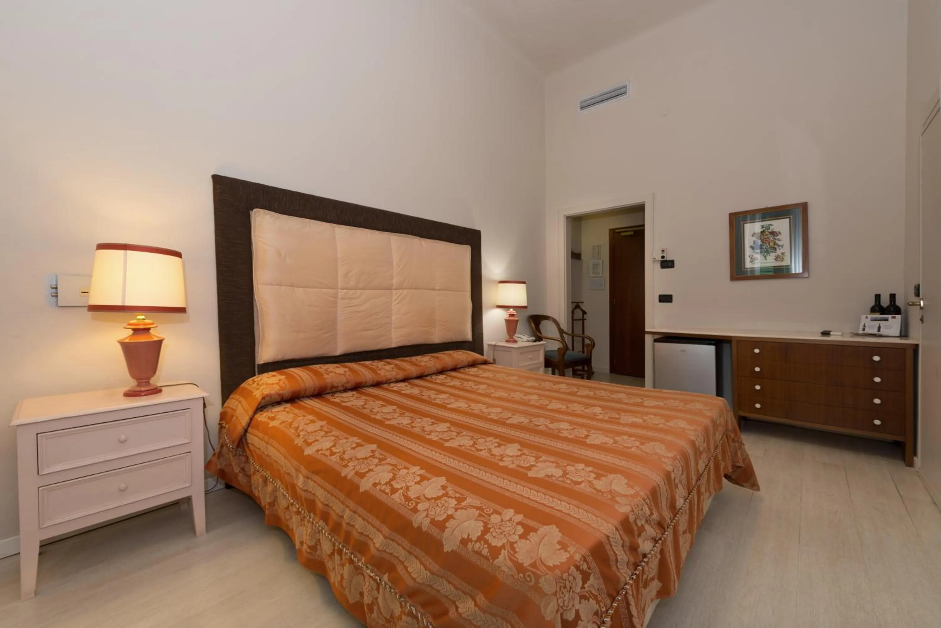 Bedroom, Bed in Hotel Corallo