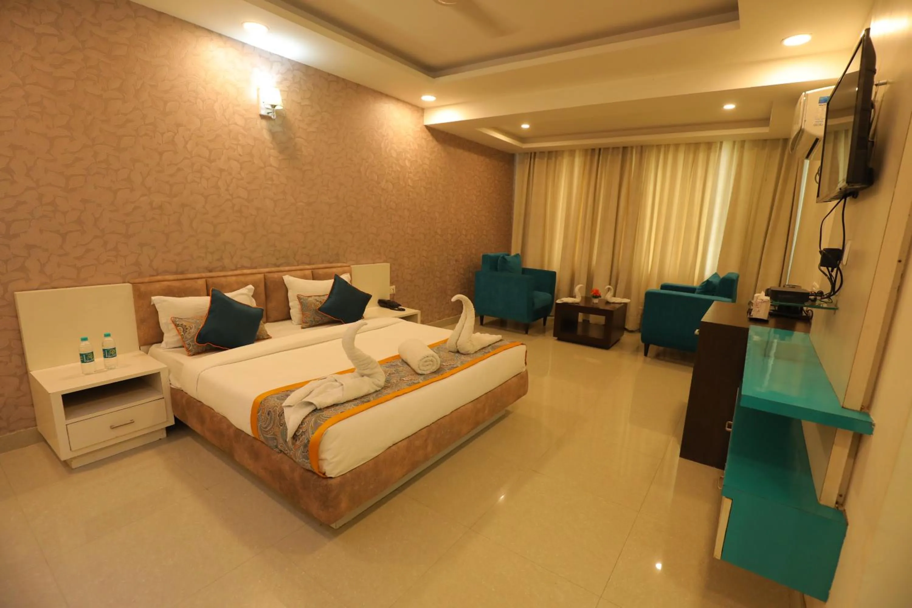 Bed in Meera Madhav Resort