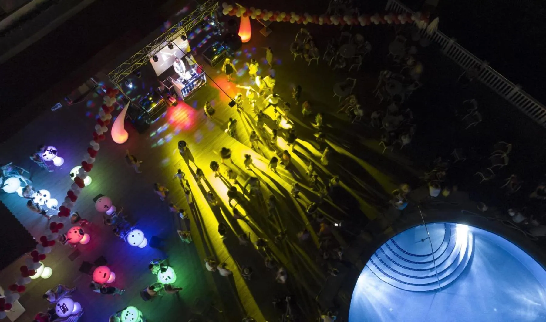 Evening entertainment in Club Paradiso Hotel