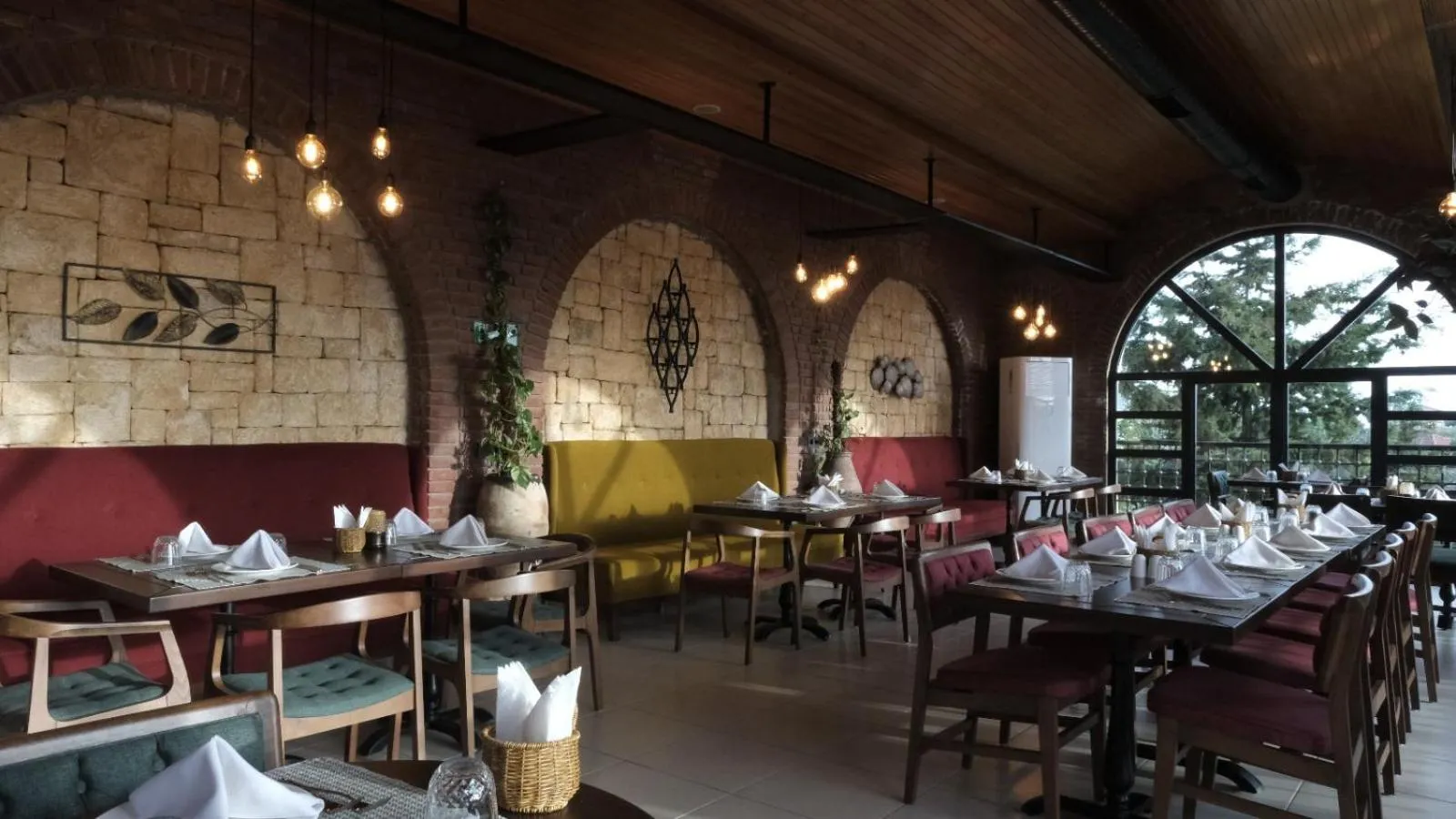 Restaurant/places to eat in Club Paradiso Hotel