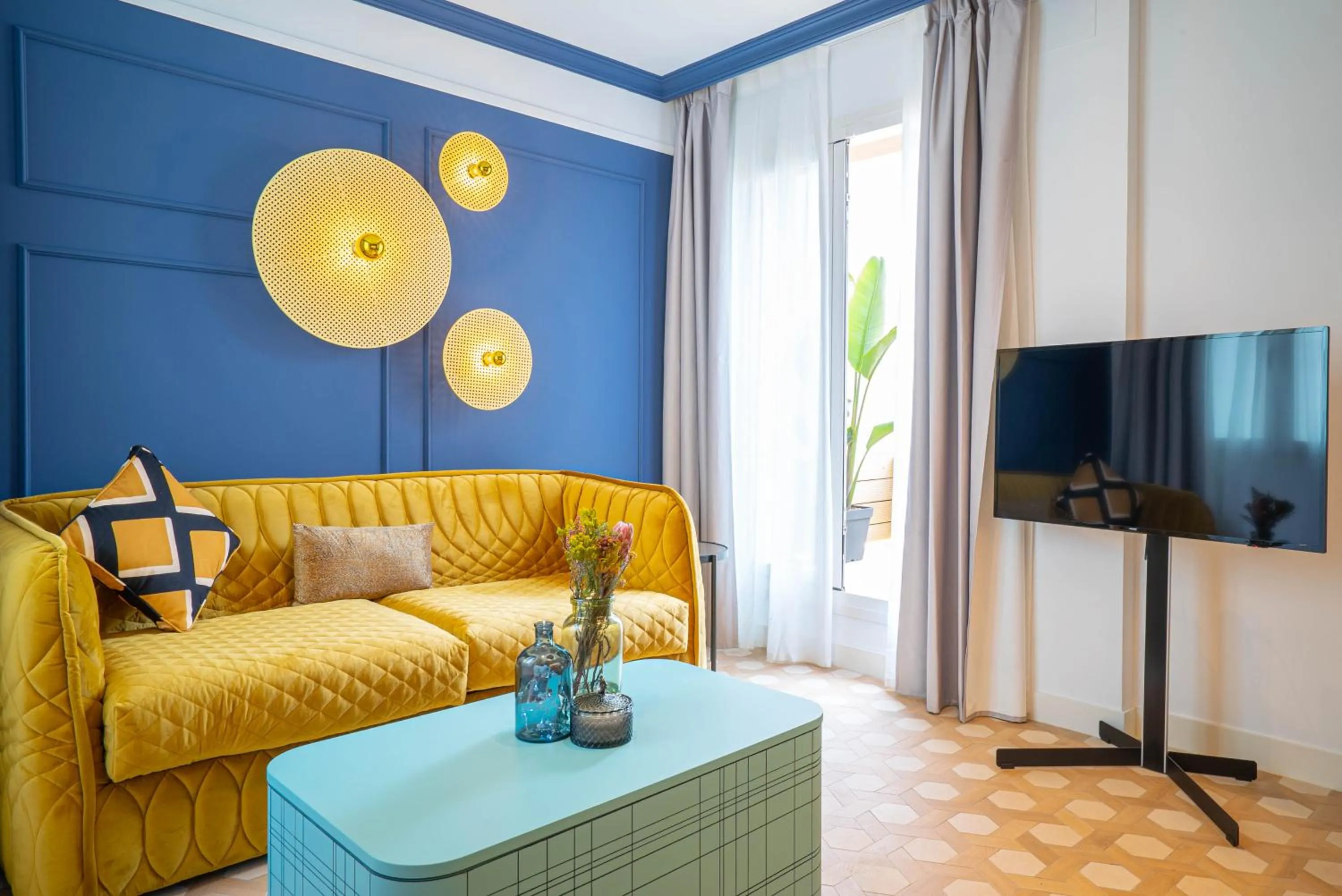 TV and multimedia in SmartRental Collection Gran Vía Capital