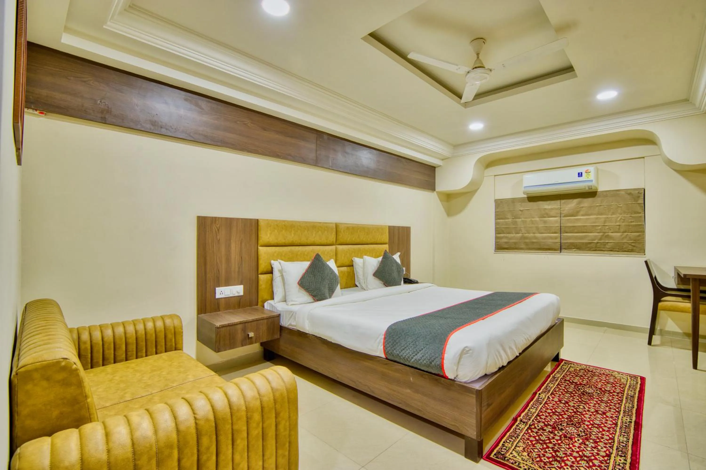 Bedroom, Bed in Alba Premier, Ahmedabad
