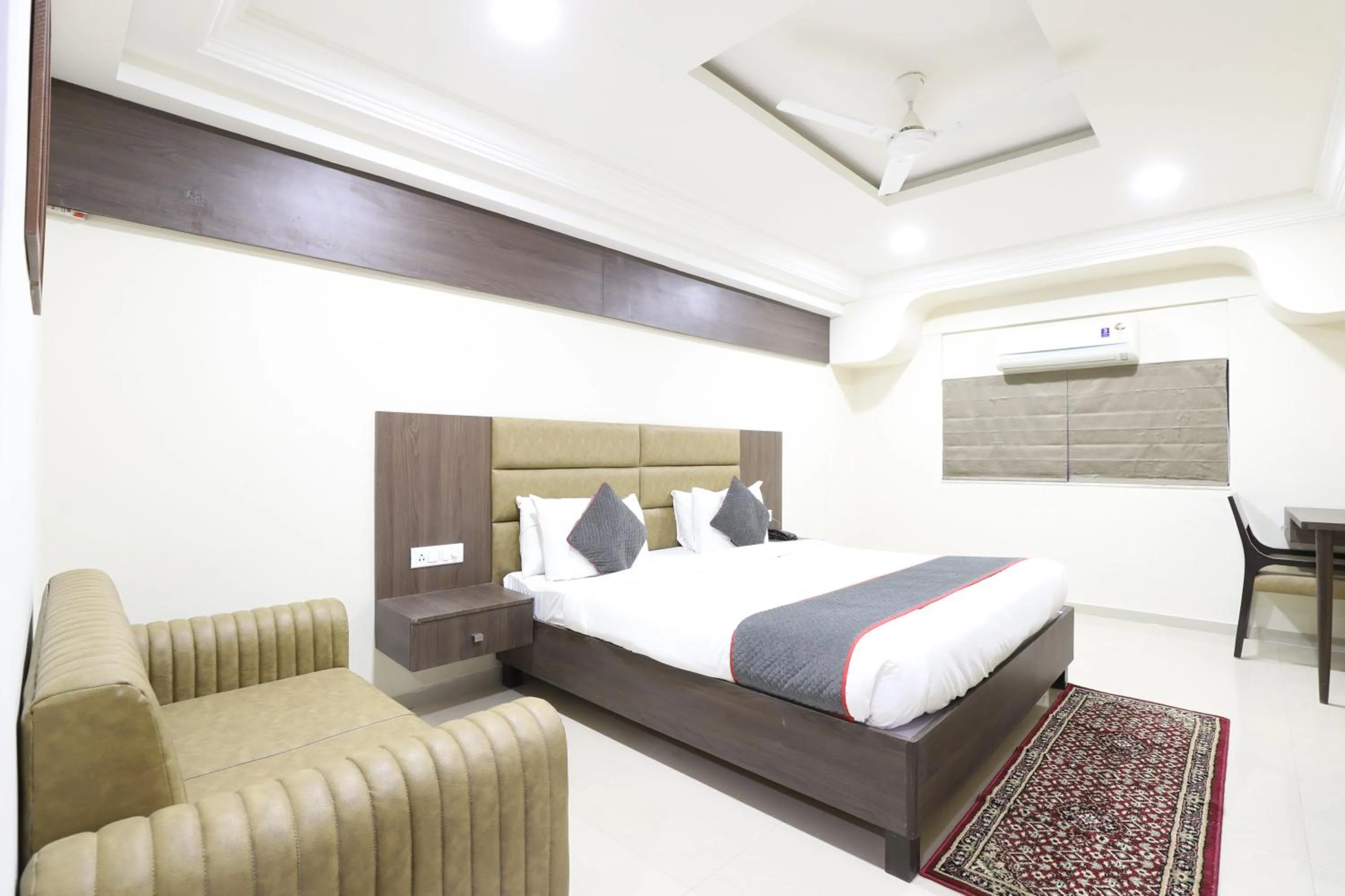 Bedroom, Bed in Alba Premier, Ahmedabad