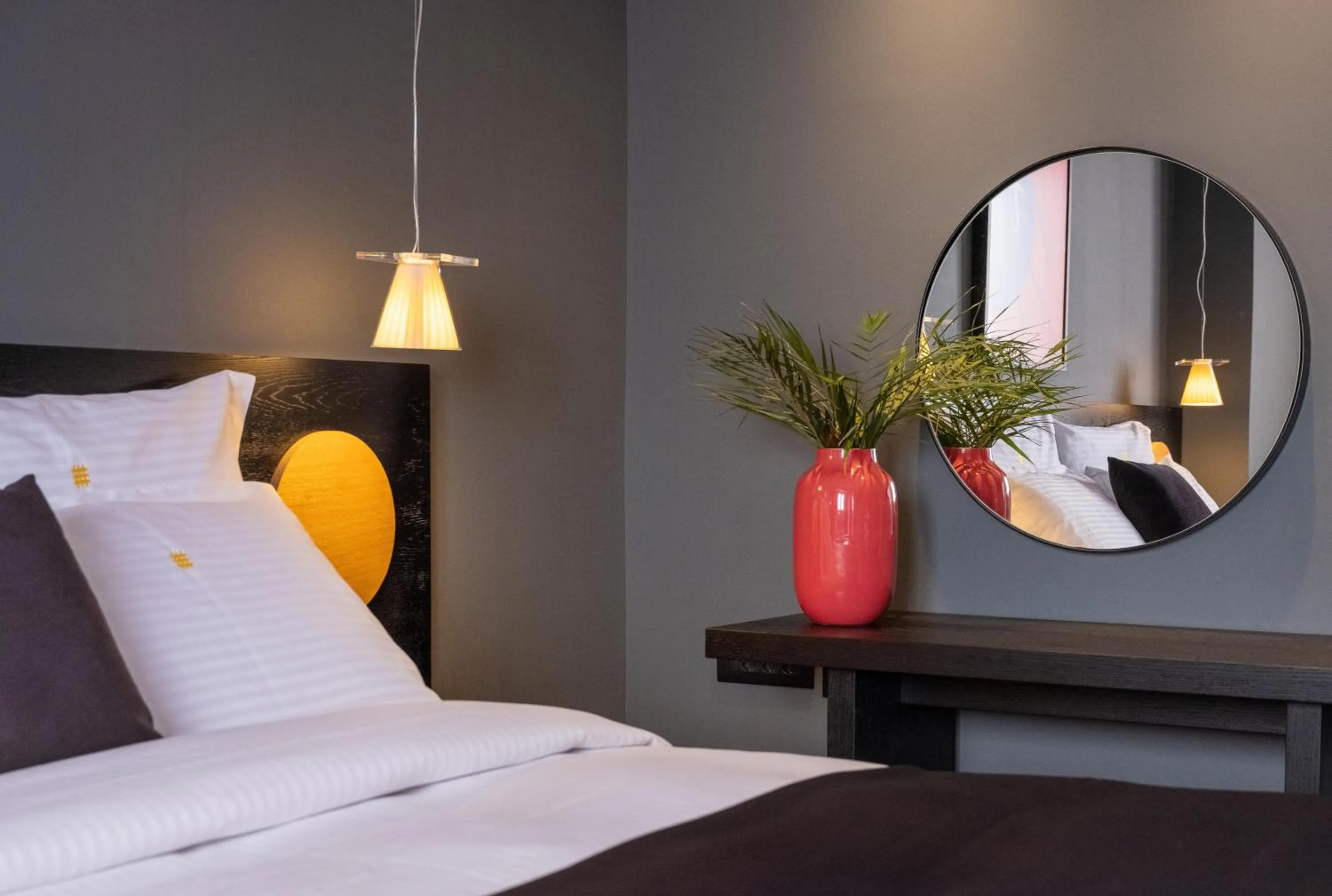 Bed in 3 Pines Design Living