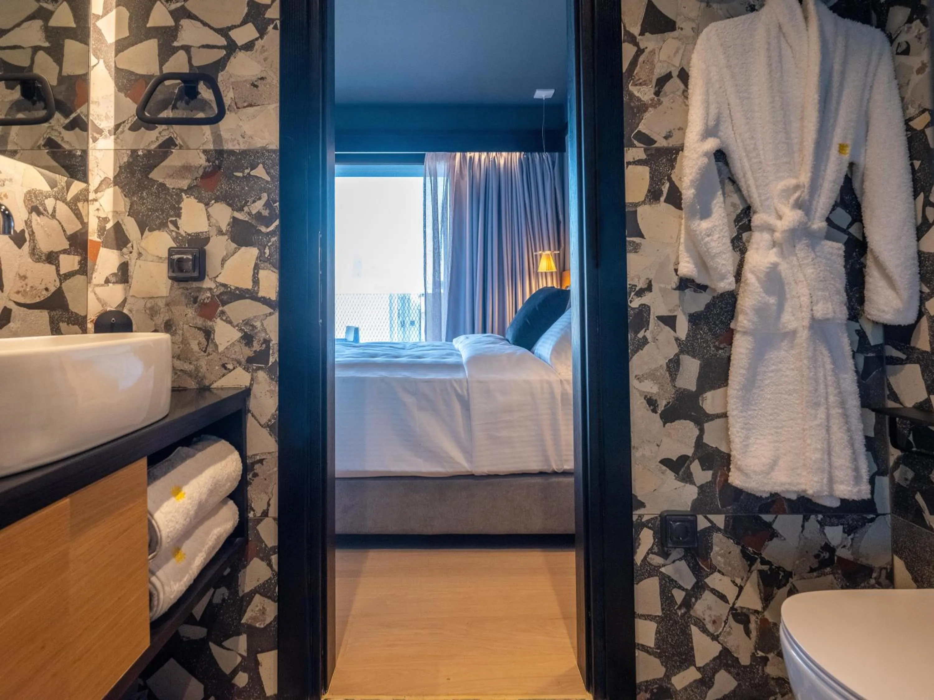 Bed in 3 Pines Design Living