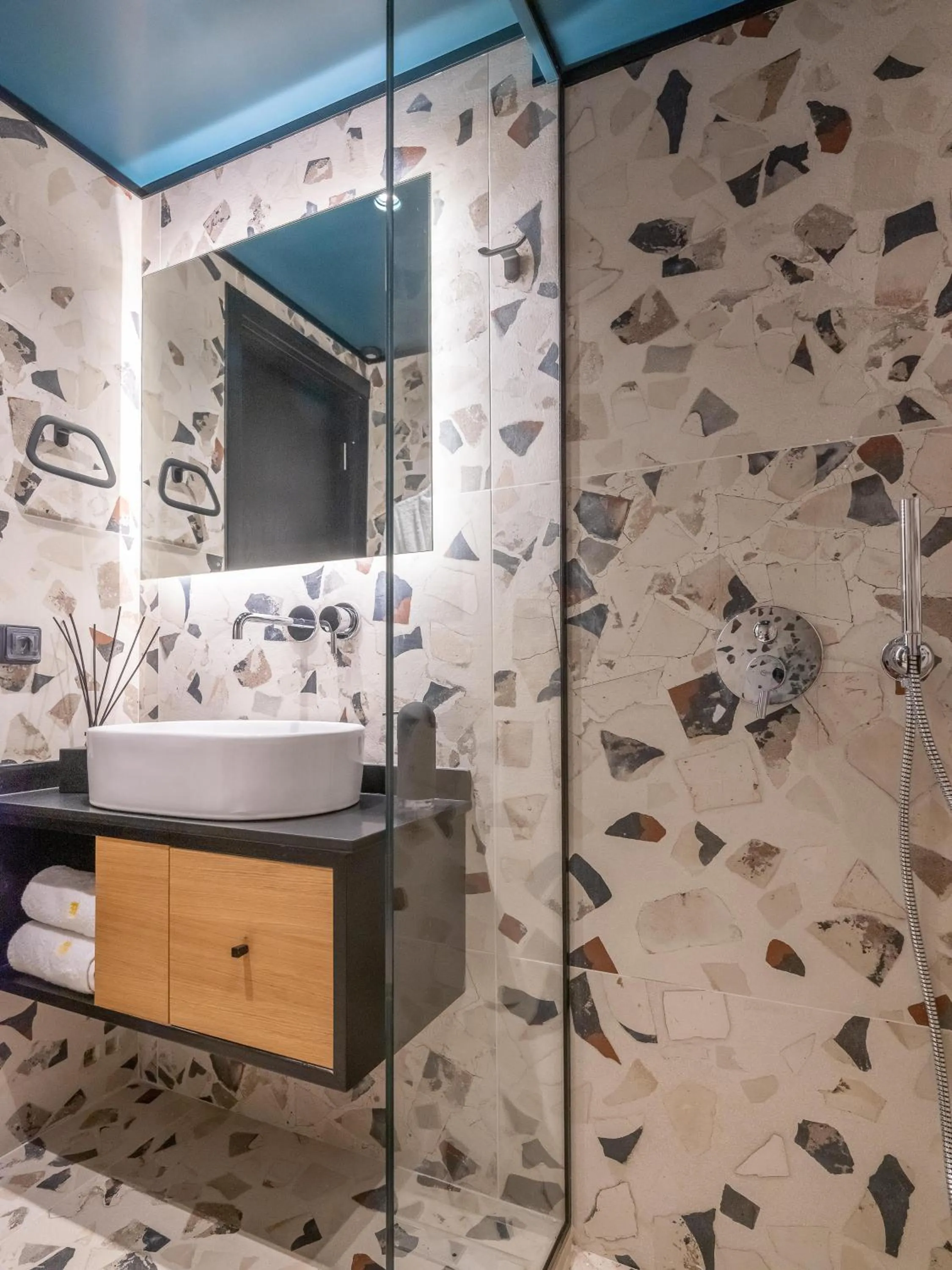 Shower in 3 Pines Design Living