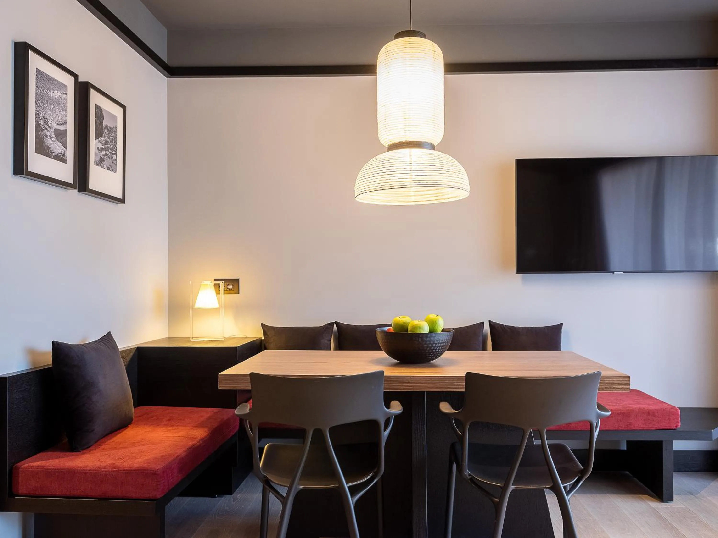 TV and multimedia in 3 Pines Design Living