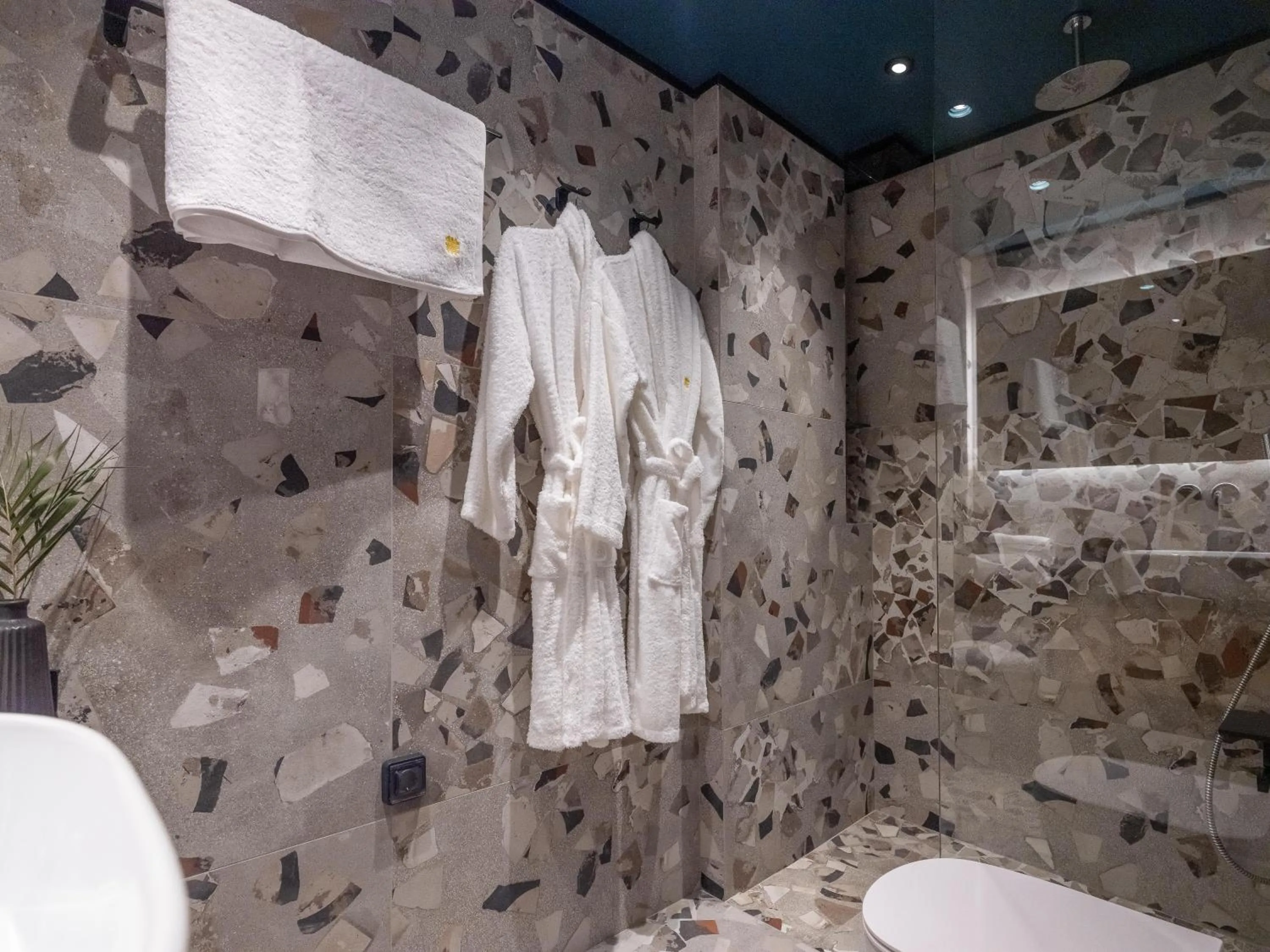 Shower in 3 Pines Design Living