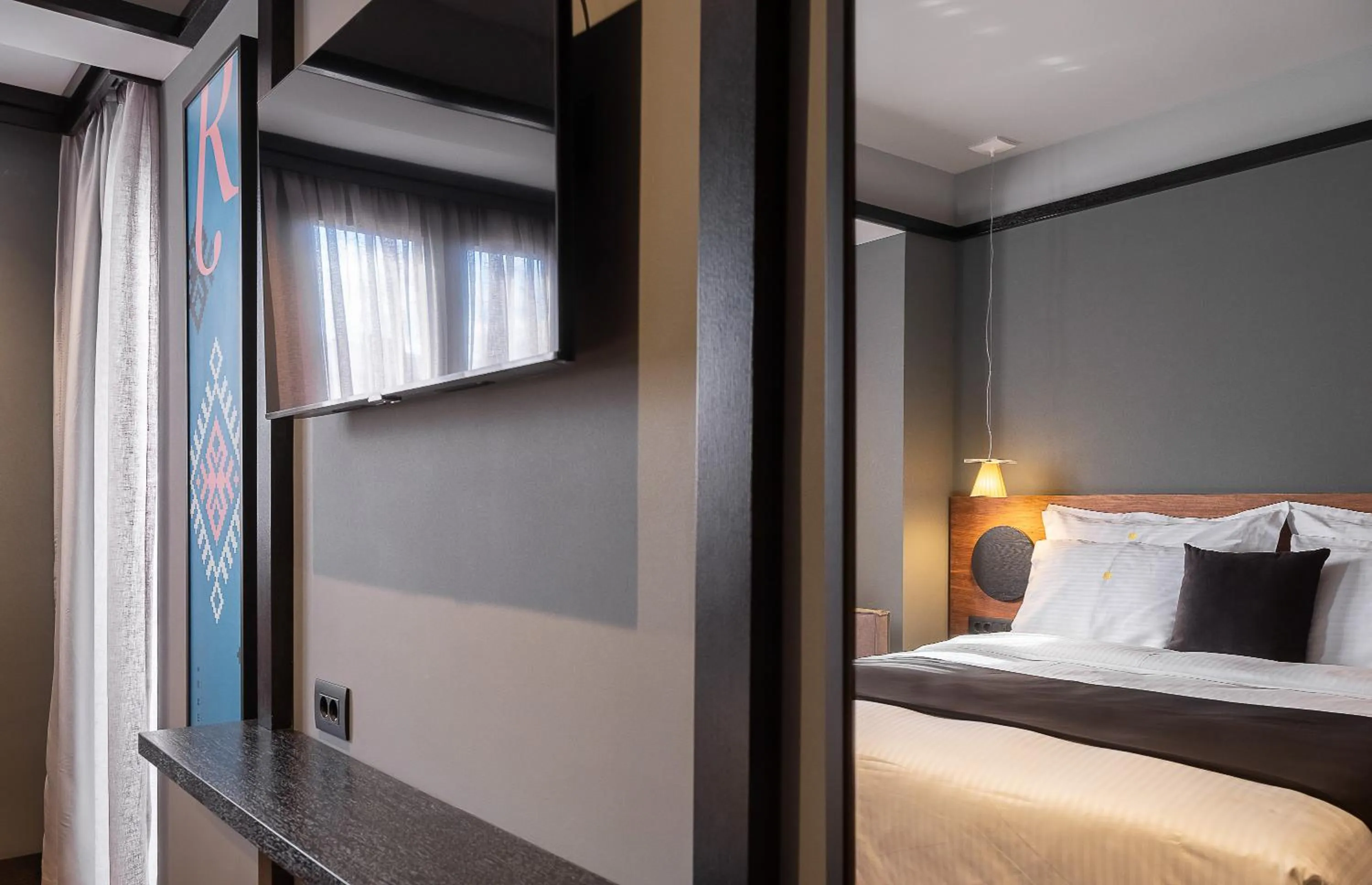 Bed in 3 Pines Design Living