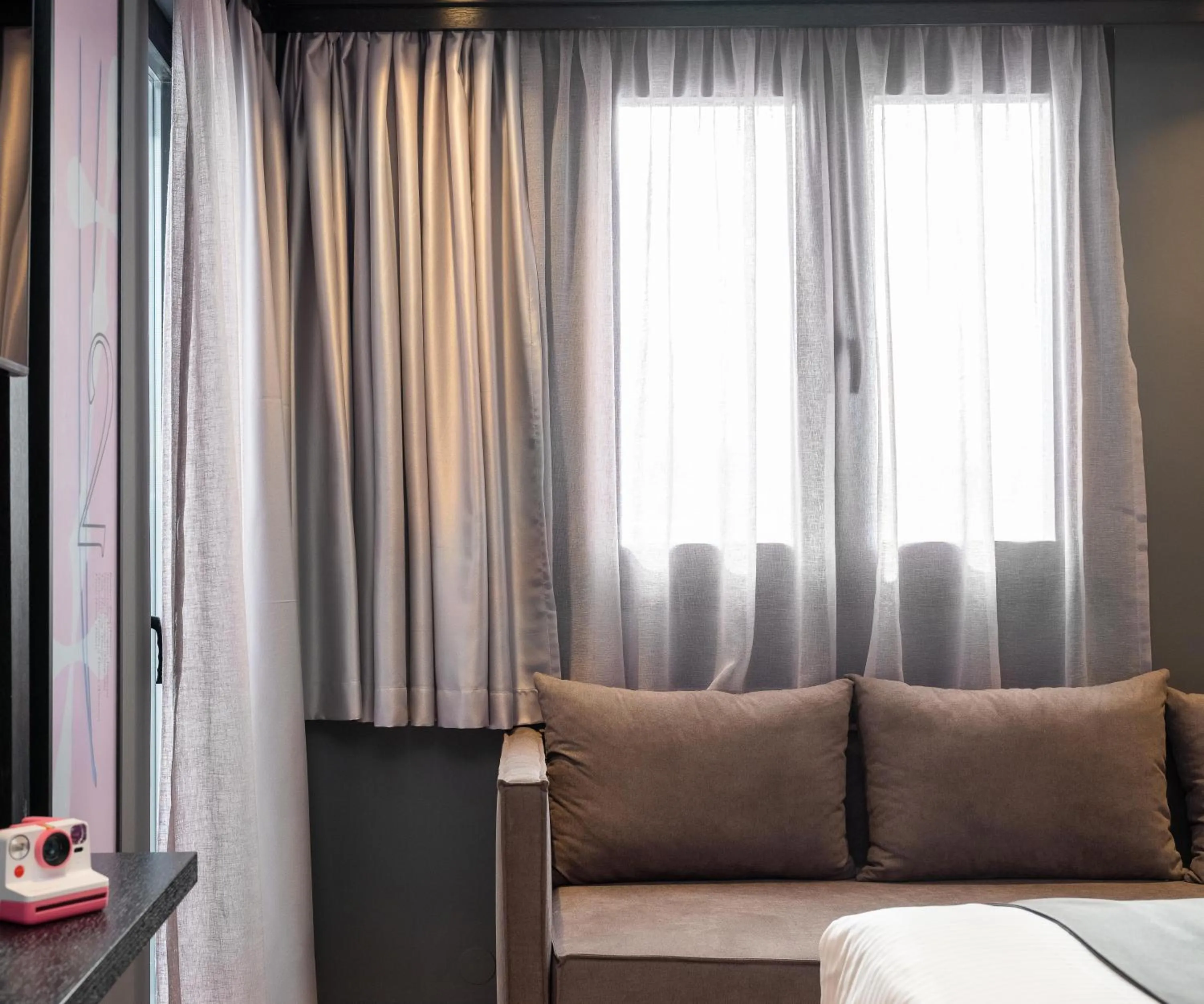 Bedroom in 3 Pines Design Living