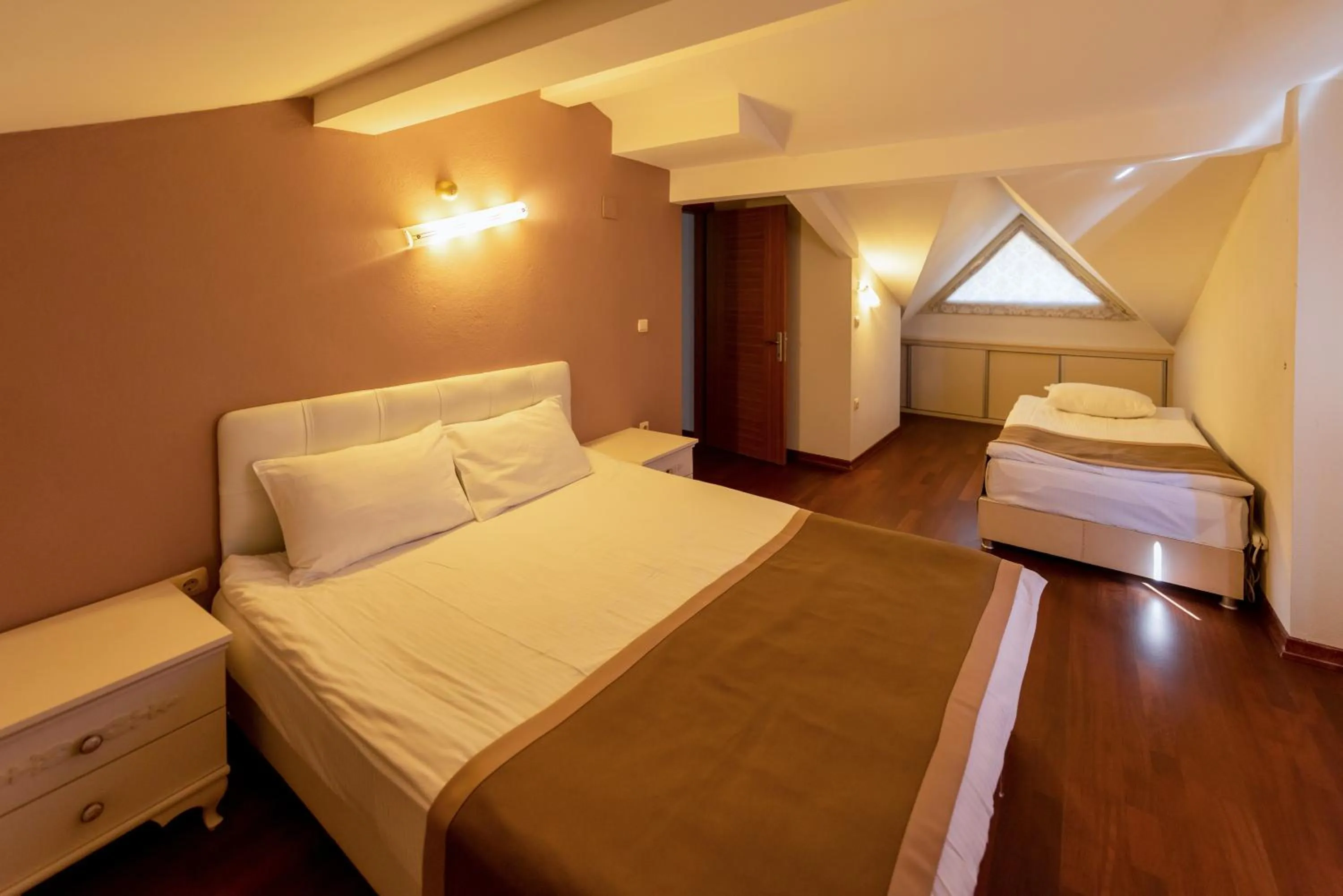 Bedroom, Bed in Vira Suites Hotel