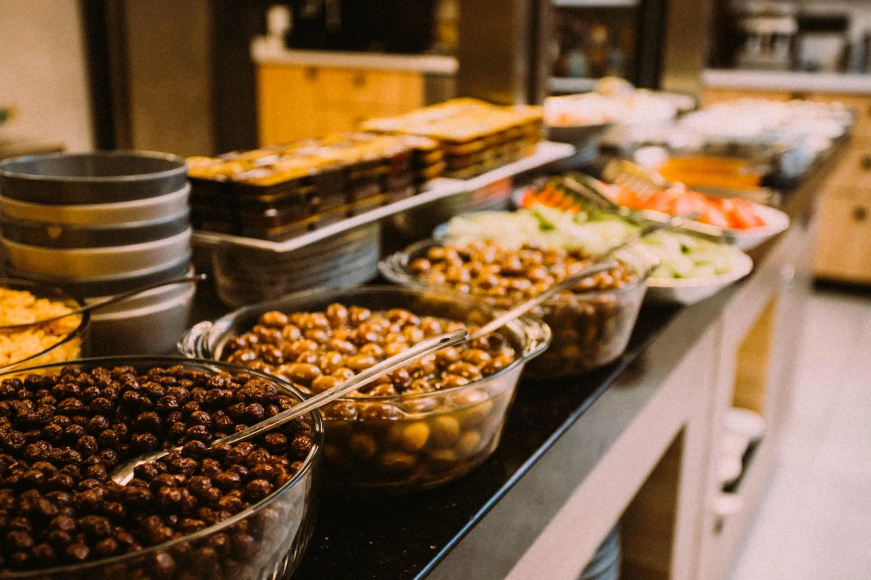 Restaurant/places to eat in Vira Suites Hotel