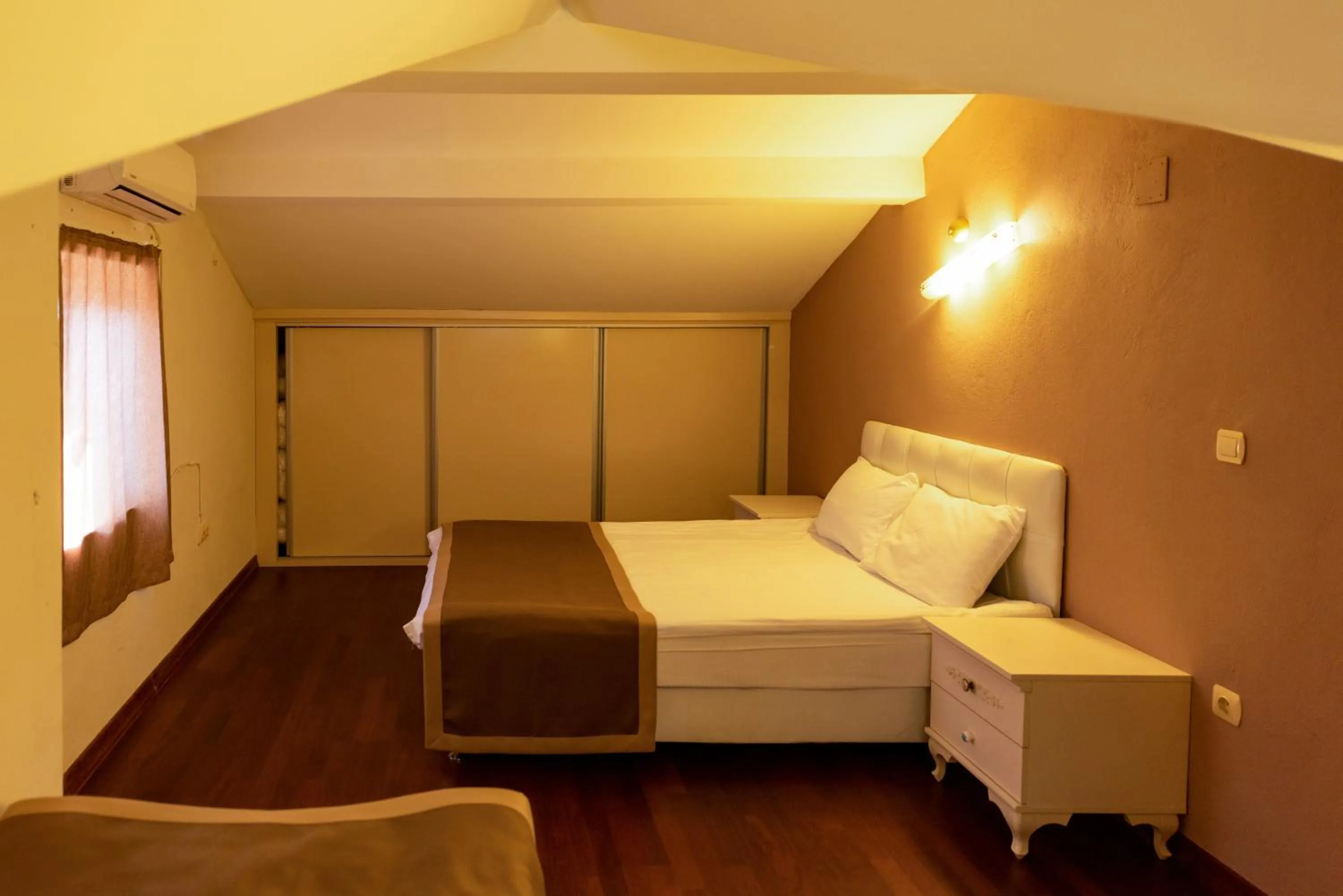 Bedroom, Bed in Vira Suites Hotel