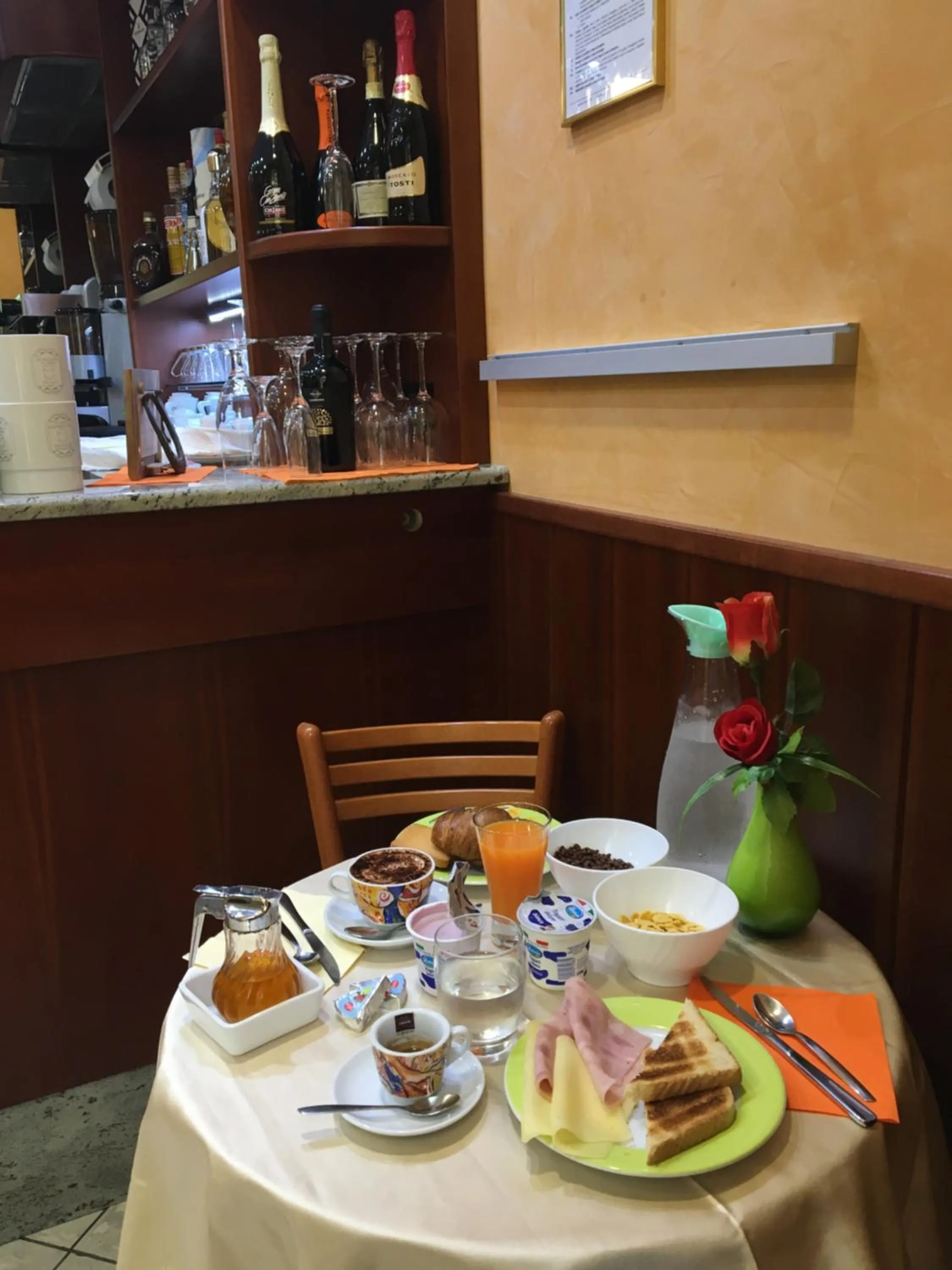 Communal lounge/ TV room in Hotel Dorè