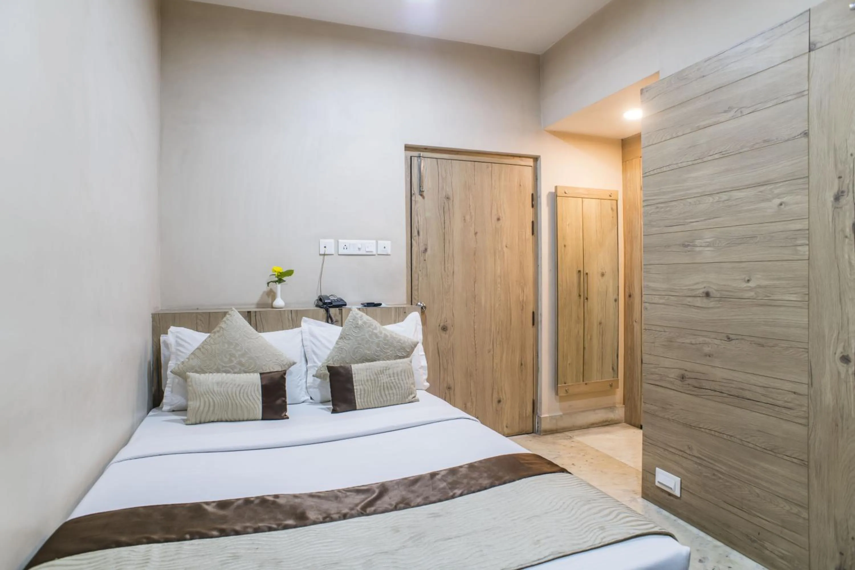 Bedroom, Bed in The Citi Residenci Hotel - Asansol