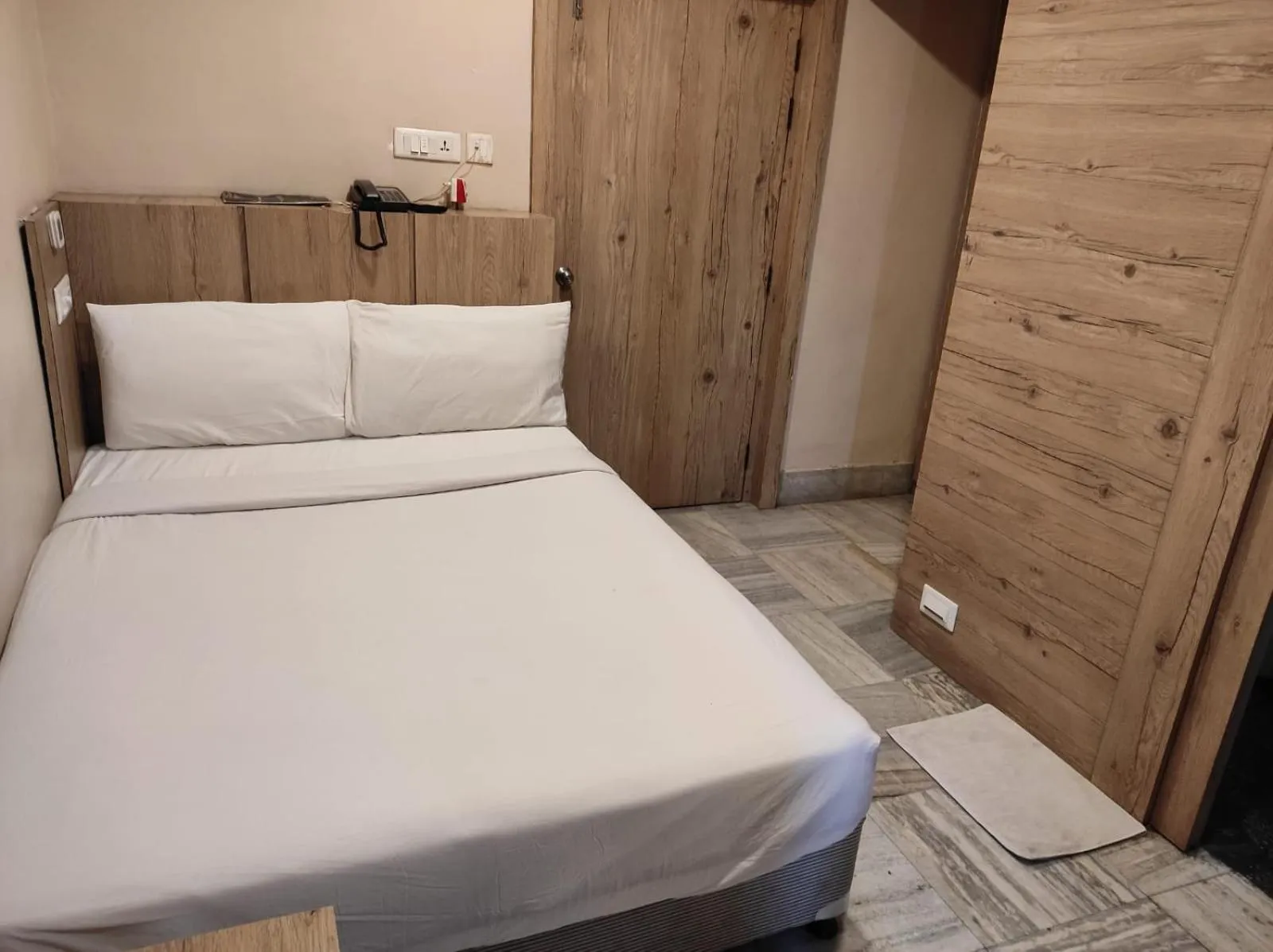 Photo of the whole room, Bed in The Citi Residenci Hotel - Asansol