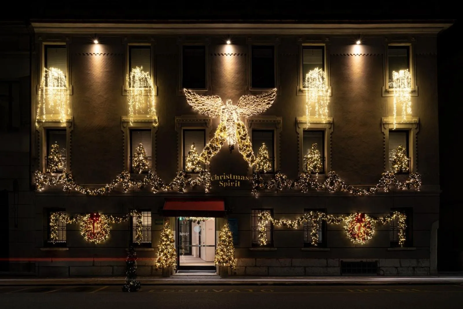 Property building in Hotel Casa Poli