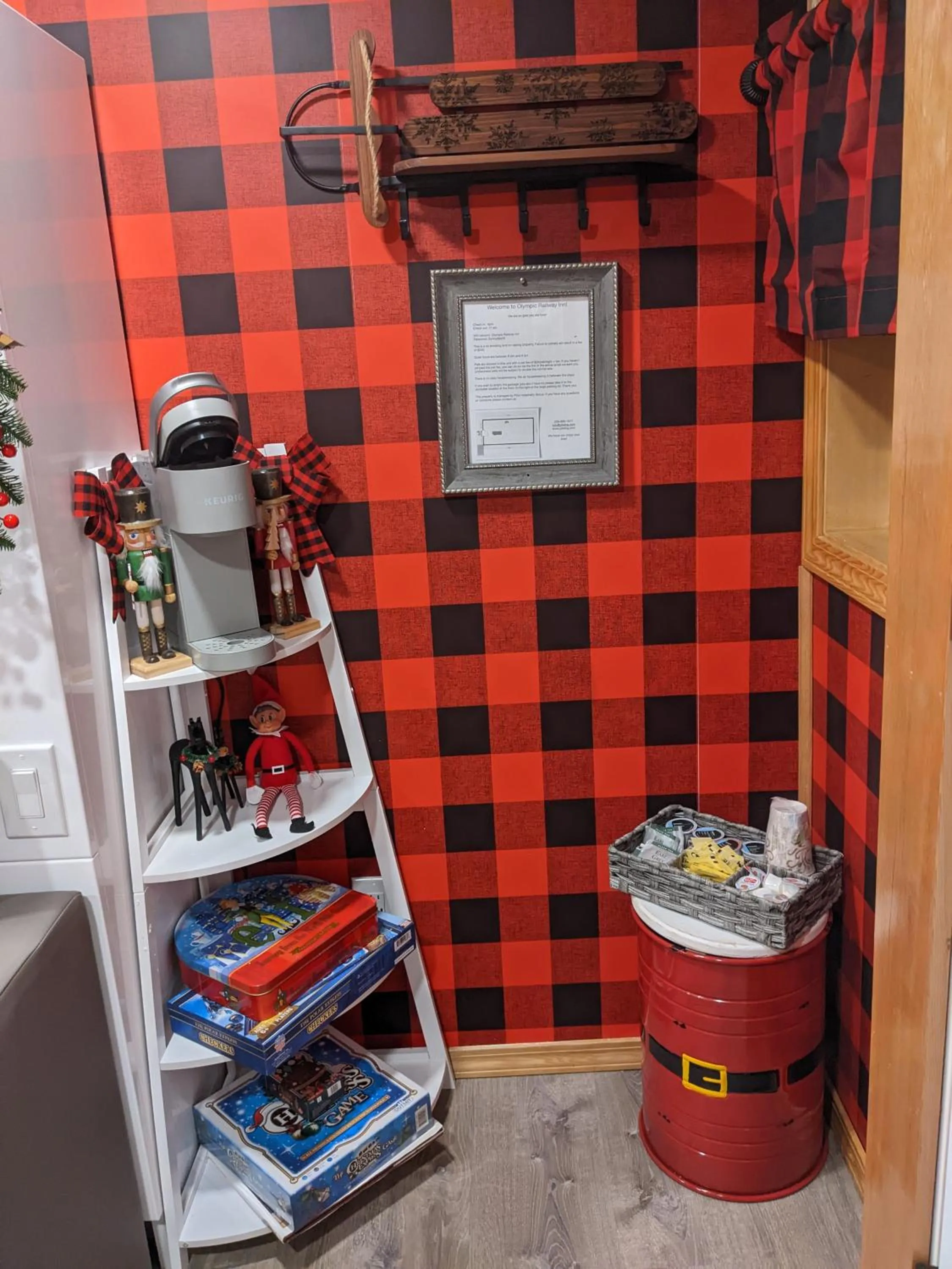 Coffee/tea facilities in Olympic Railway Inn