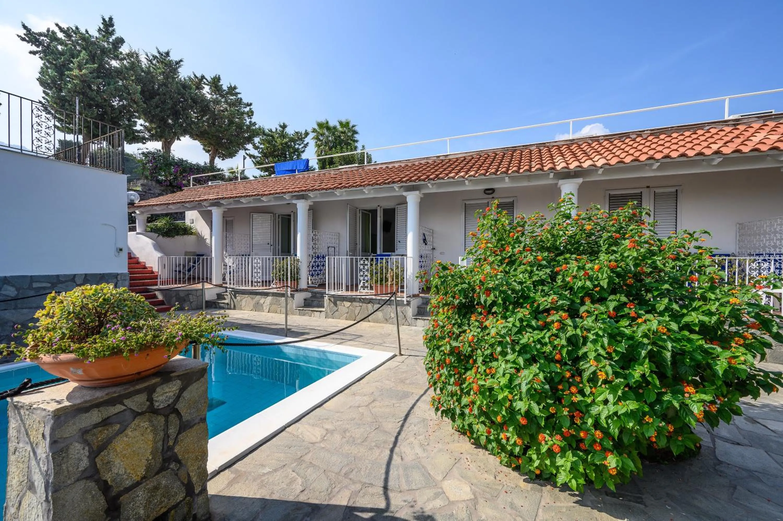 Property building in Hotel Parco Cartaromana