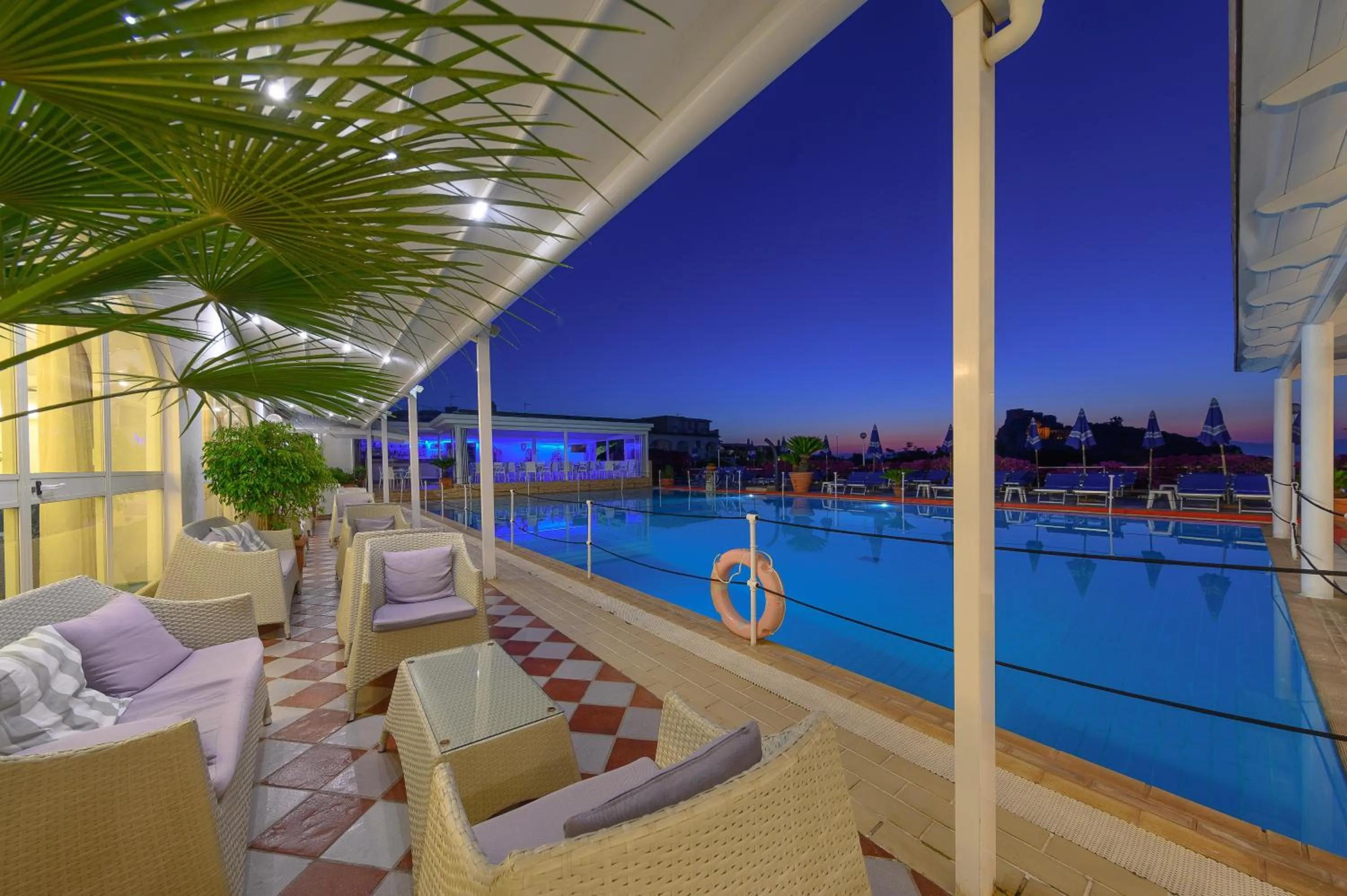 Night in Hotel Parco Cartaromana