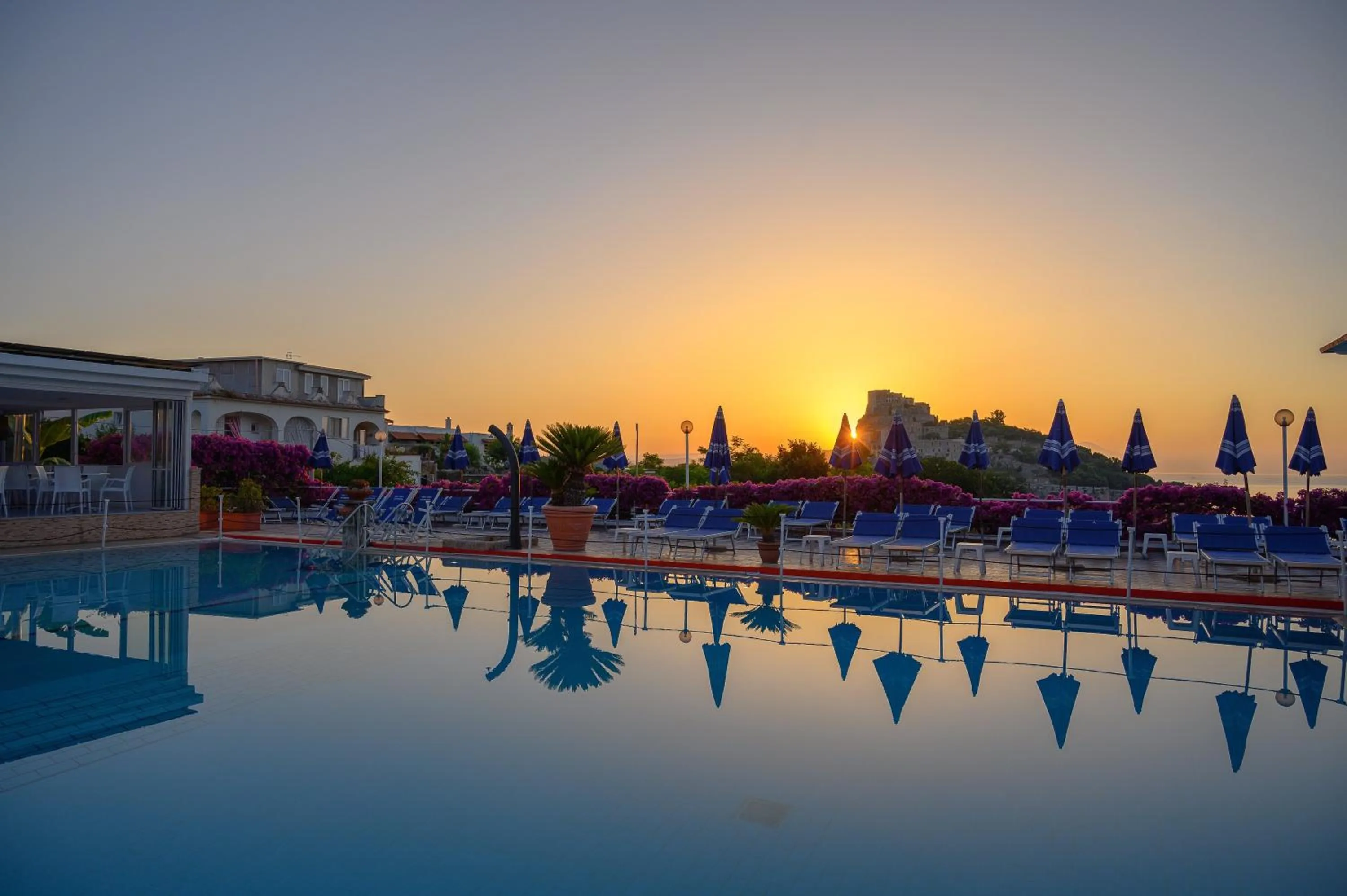 Pool view in Hotel Parco Cartaromana