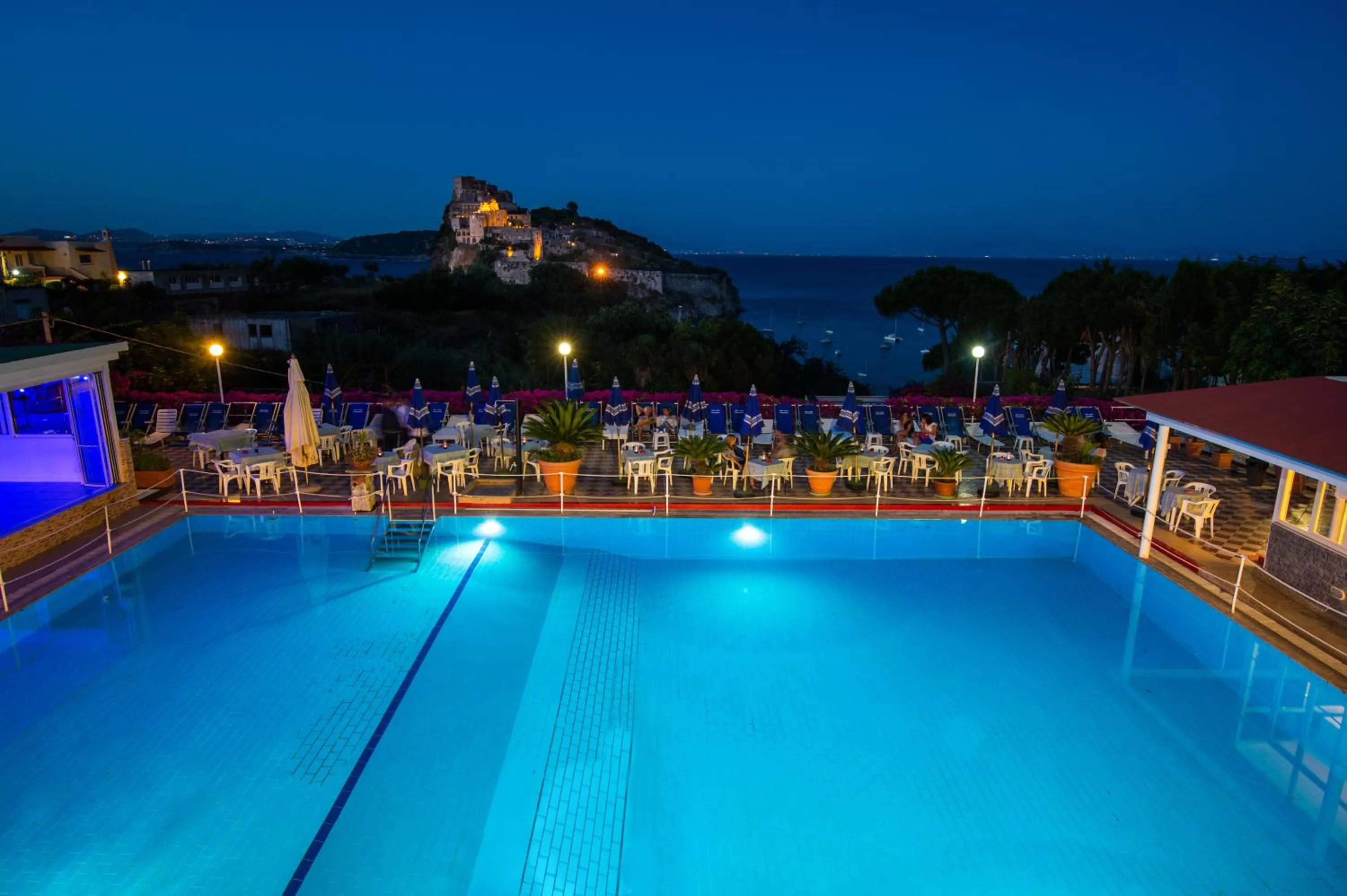 Swimming pool in Hotel Parco Cartaromana